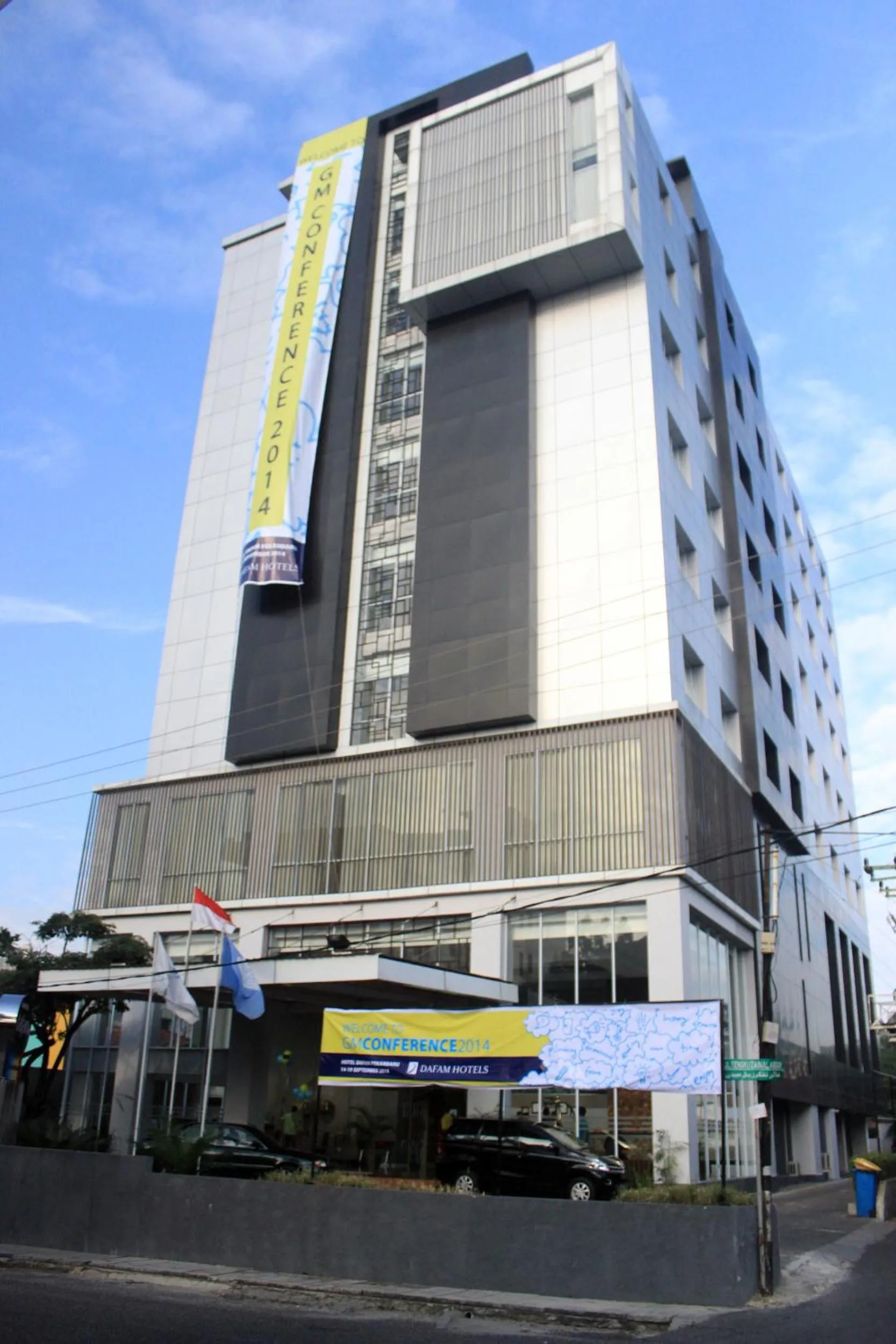 Property building in Hotel Dafam Pekanbaru