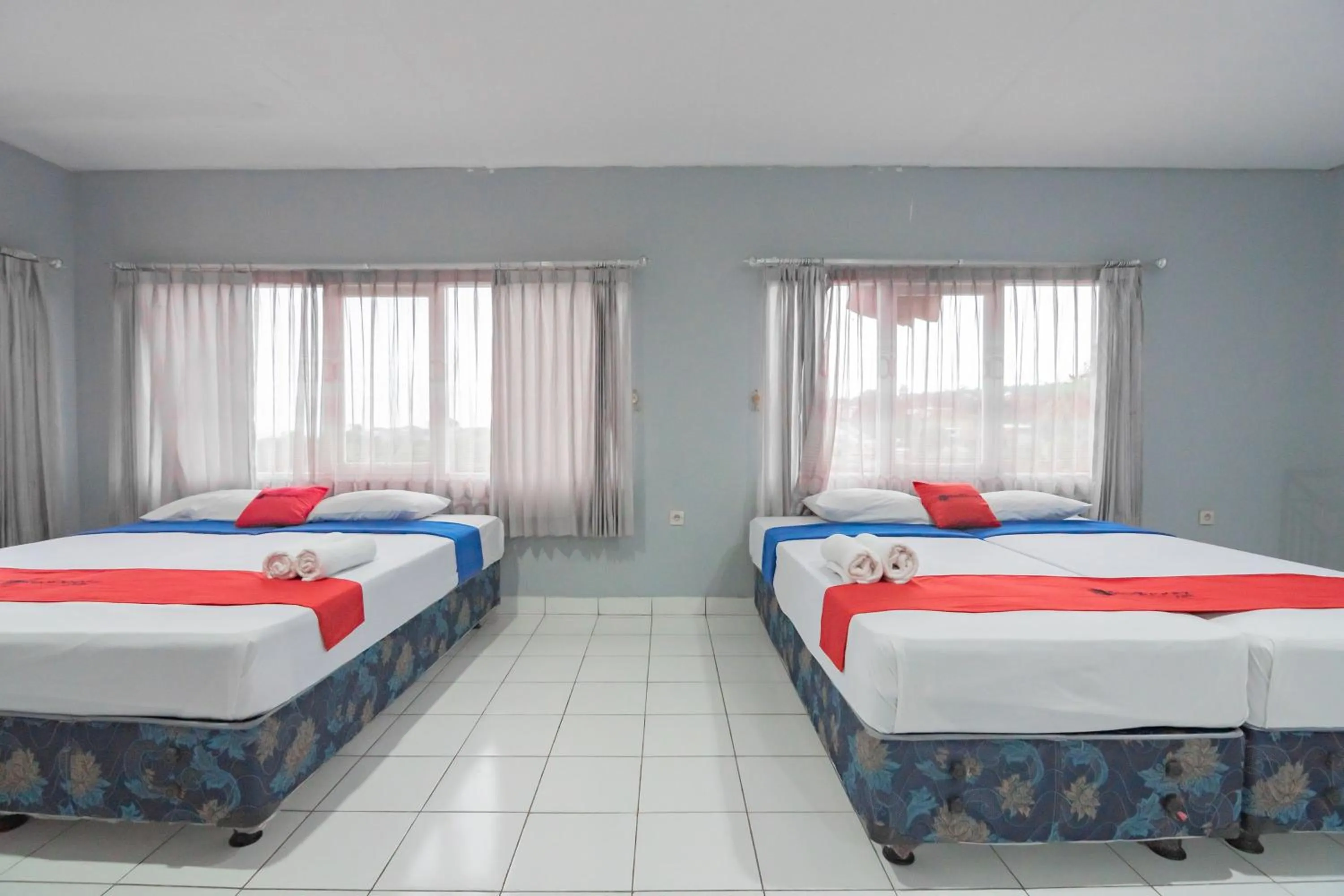 Bedroom, Bed in RedDoorz near Farm House 4