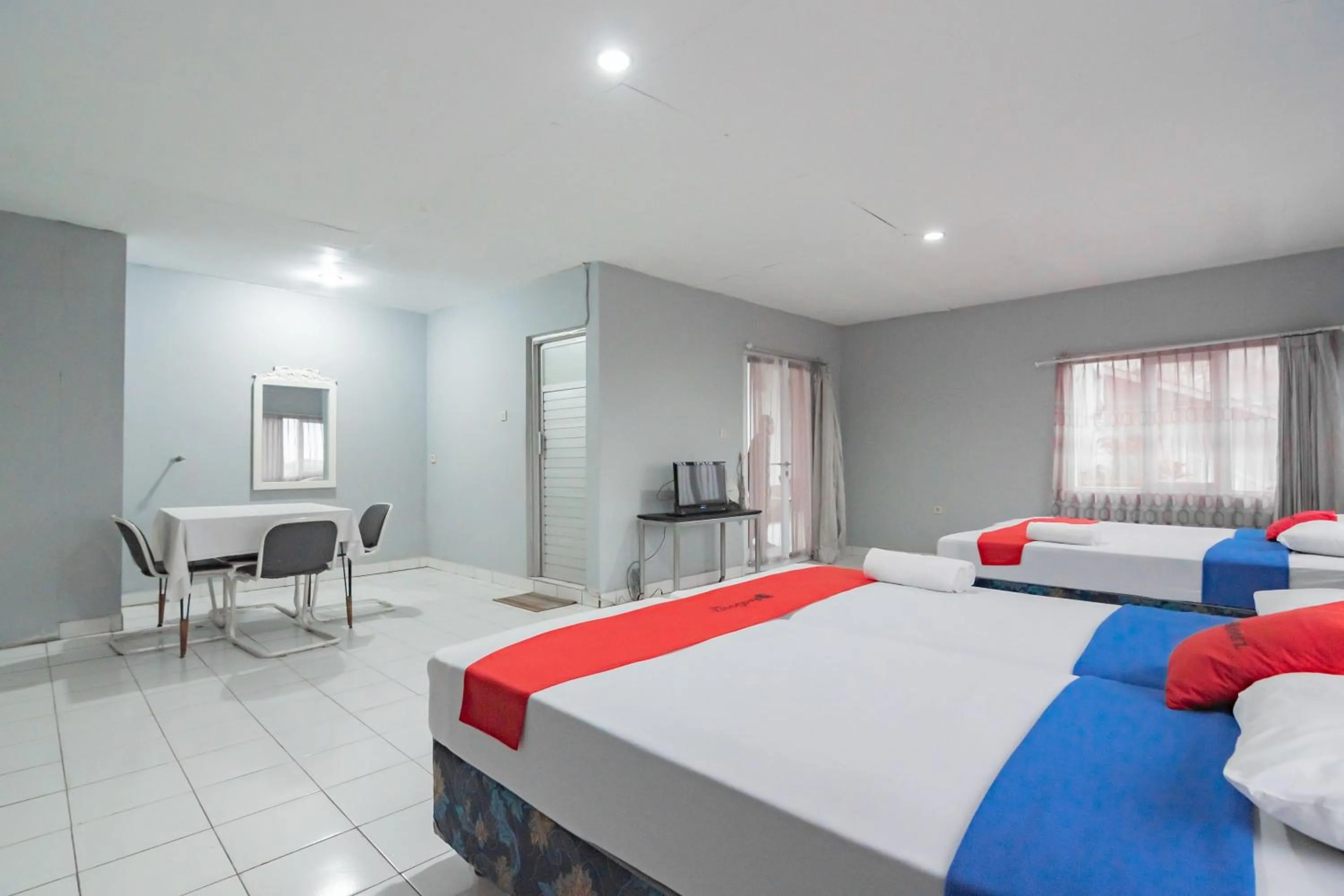 Bedroom, Bed in RedDoorz near Farm House 4