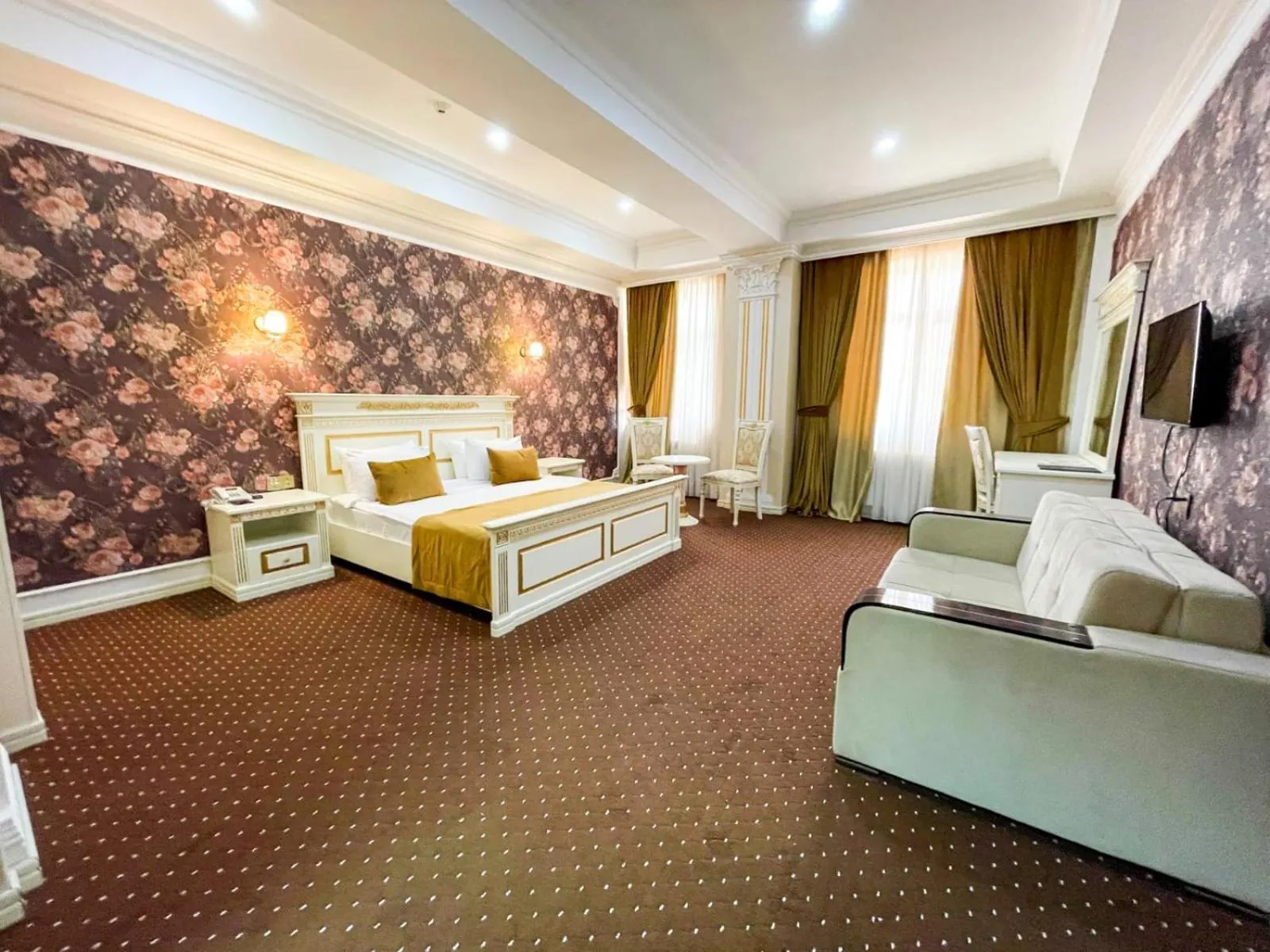 Bed in Premier Palace Baku