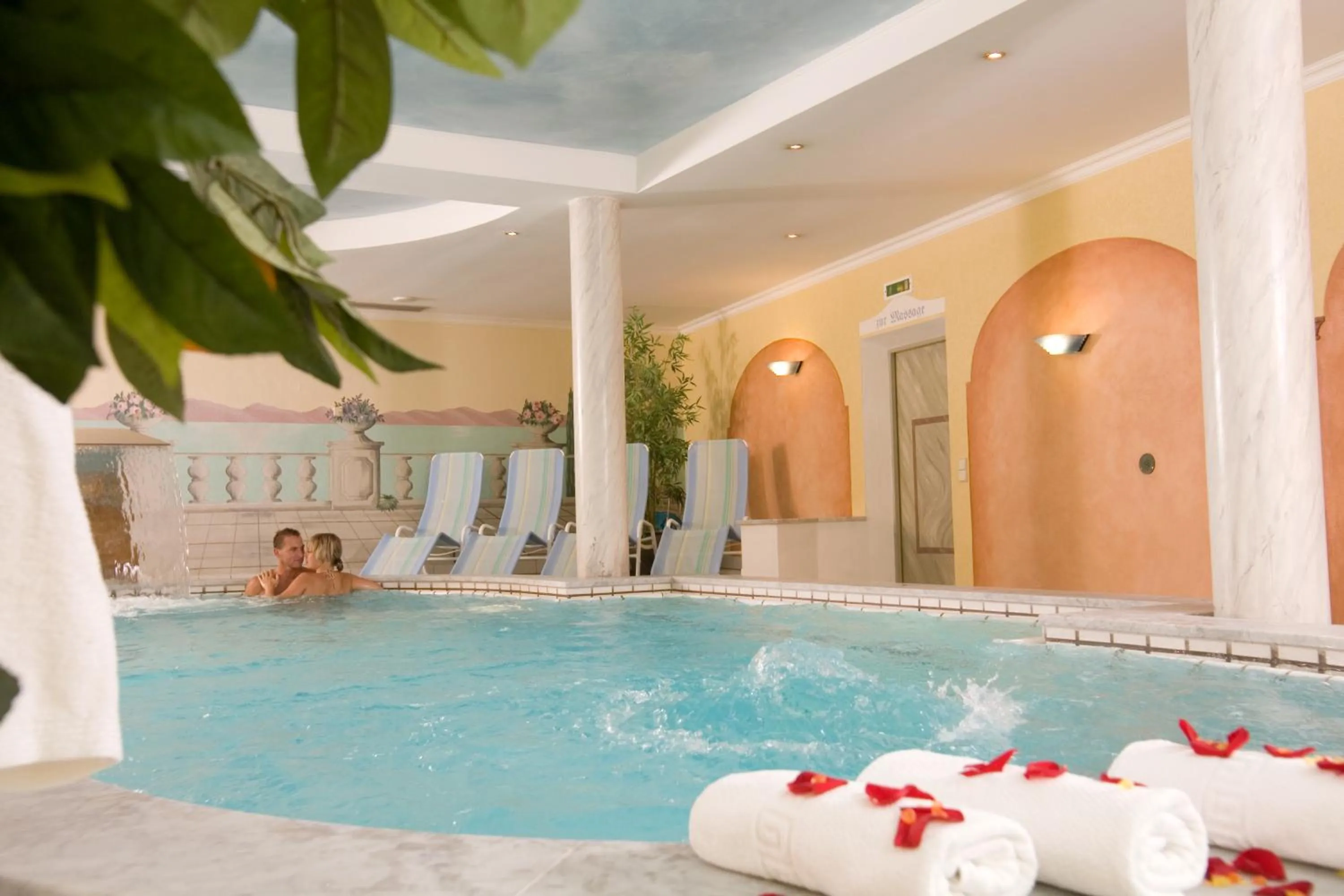 Swimming pool in Gräfliches Hotel Alte Post