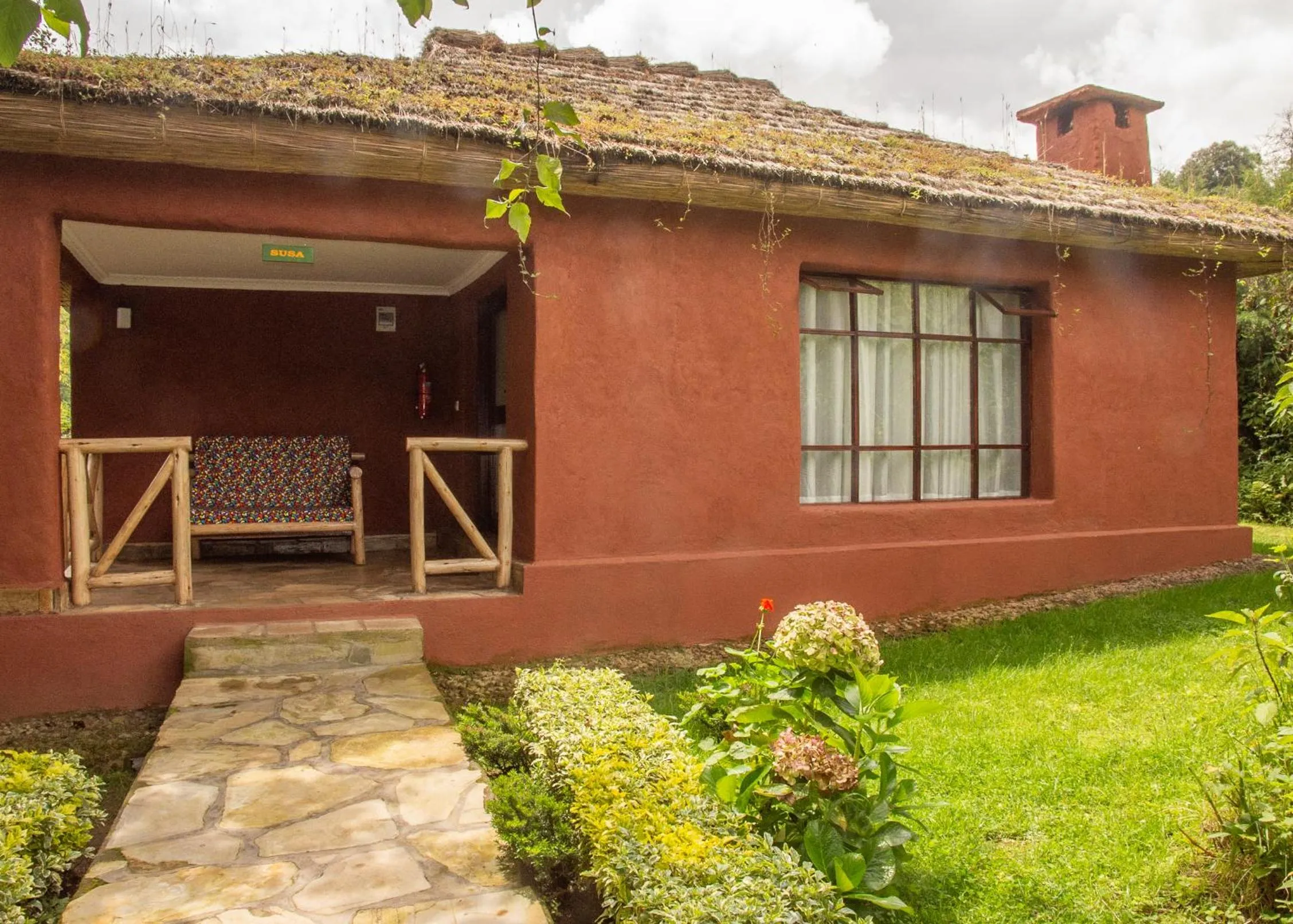 Ingagi Park View Lodge