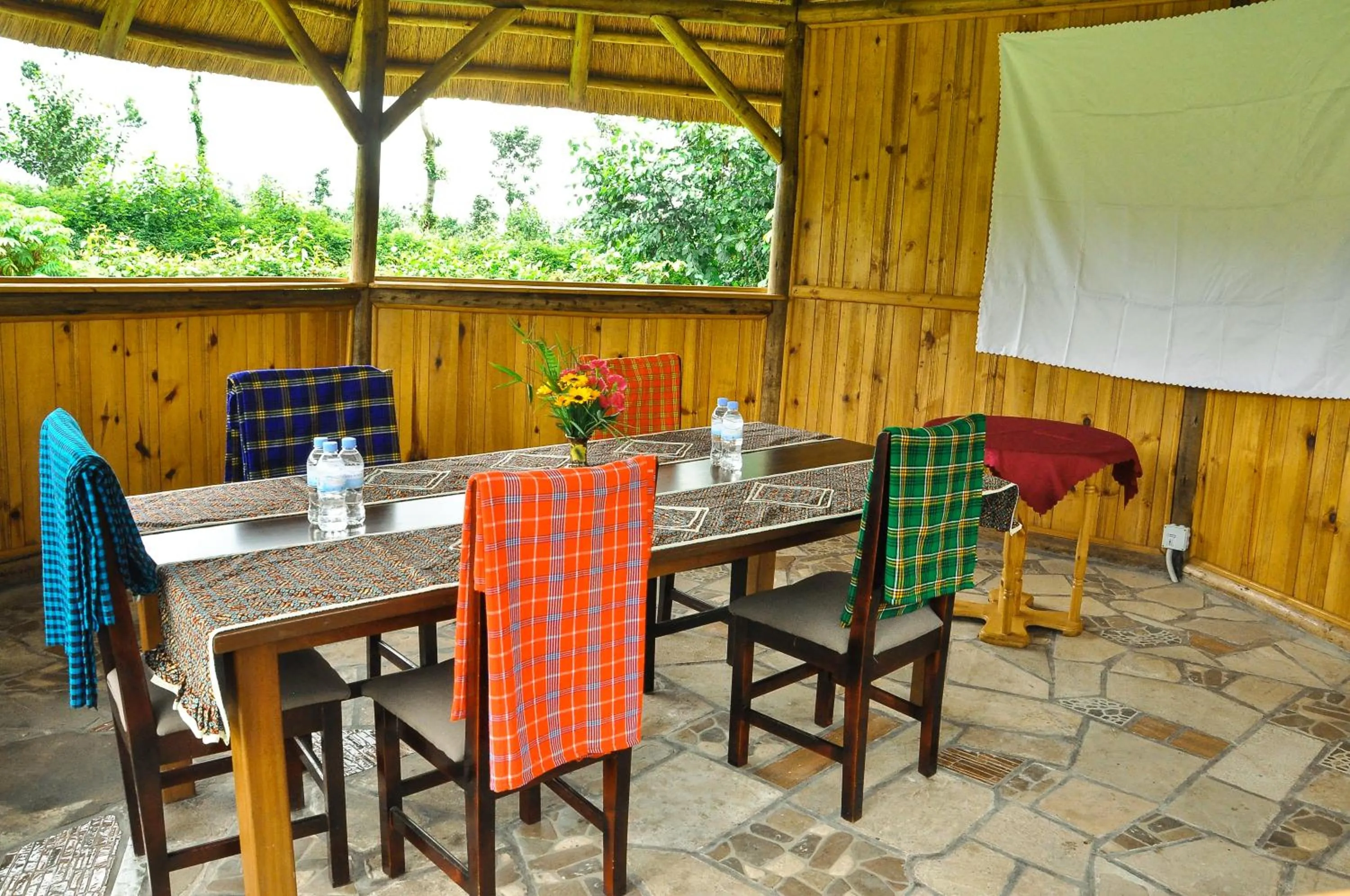 Ingagi Park View Lodge