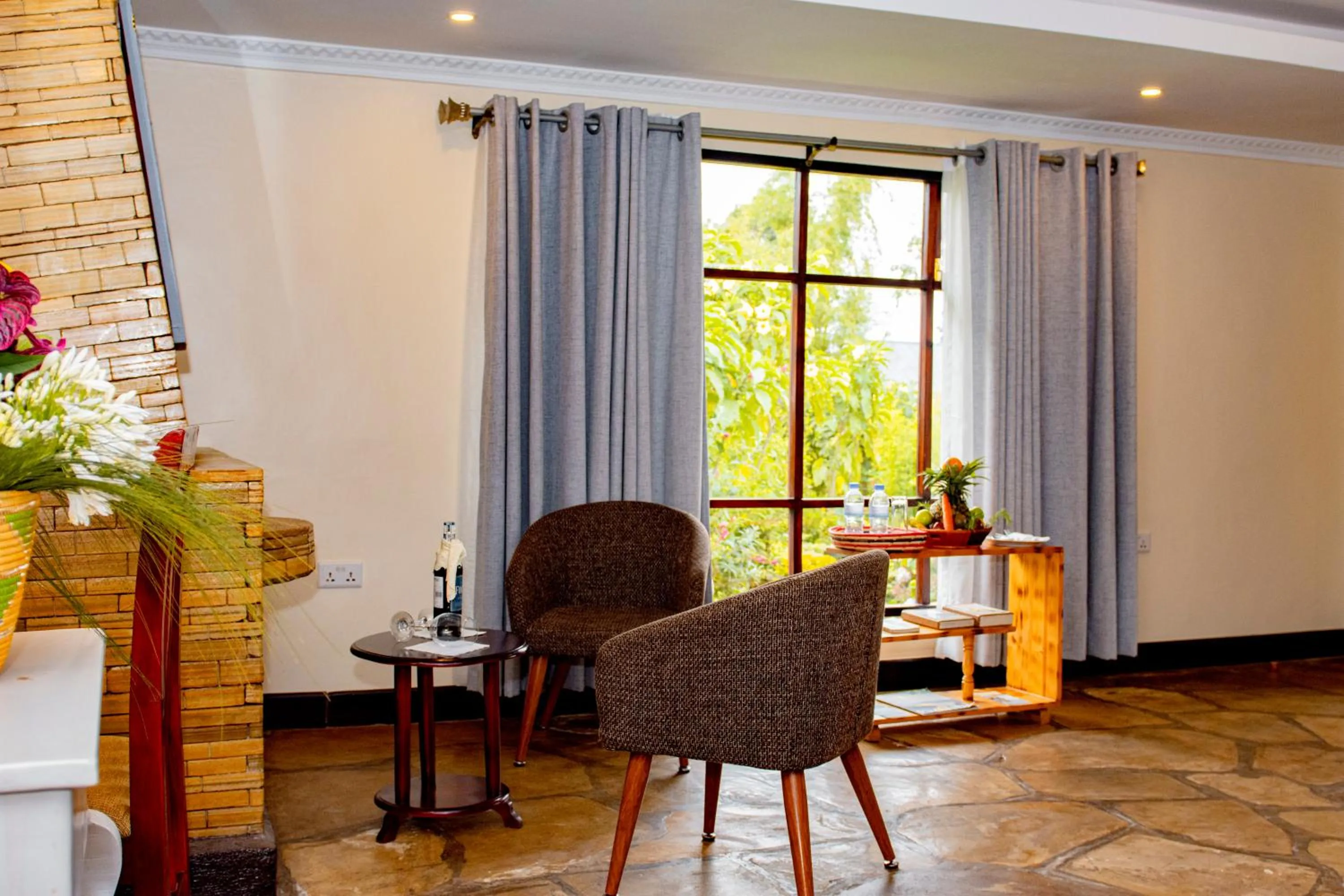 Ingagi Park View Lodge