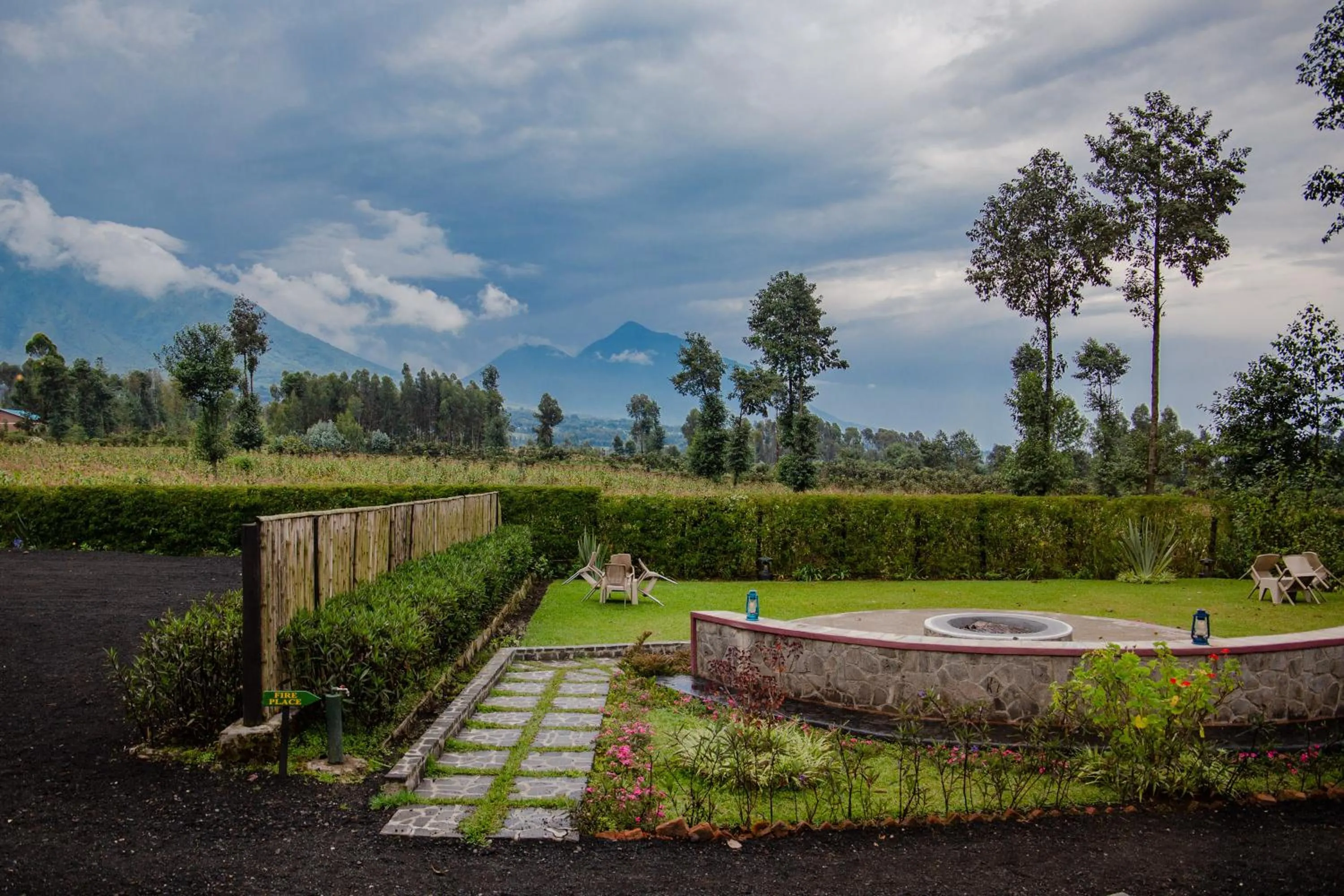 Garden in Ingagi Park View Lodge