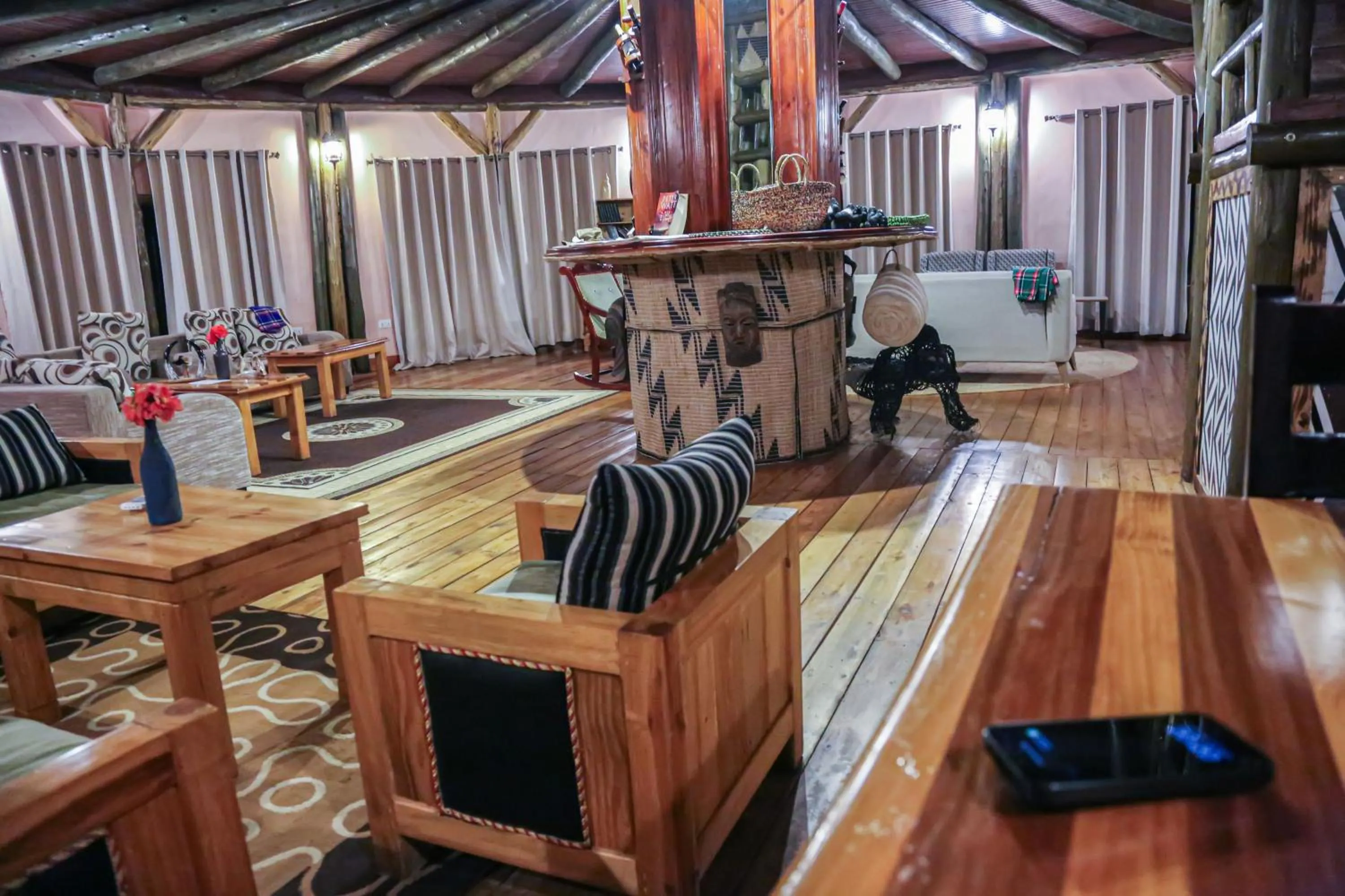 Ingagi Park View Lodge