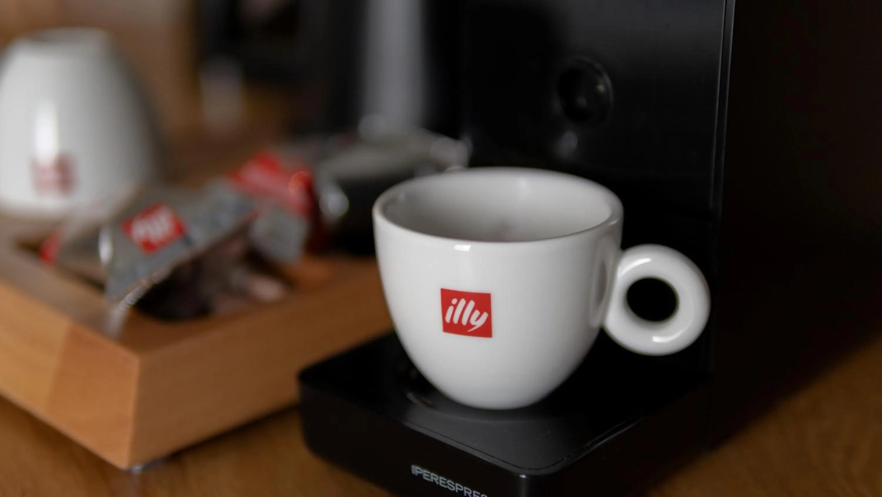 Coffee/tea facilities in Four Elements Hotel