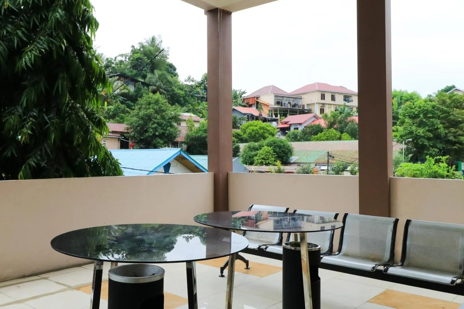 Seating area in Riviera Residence