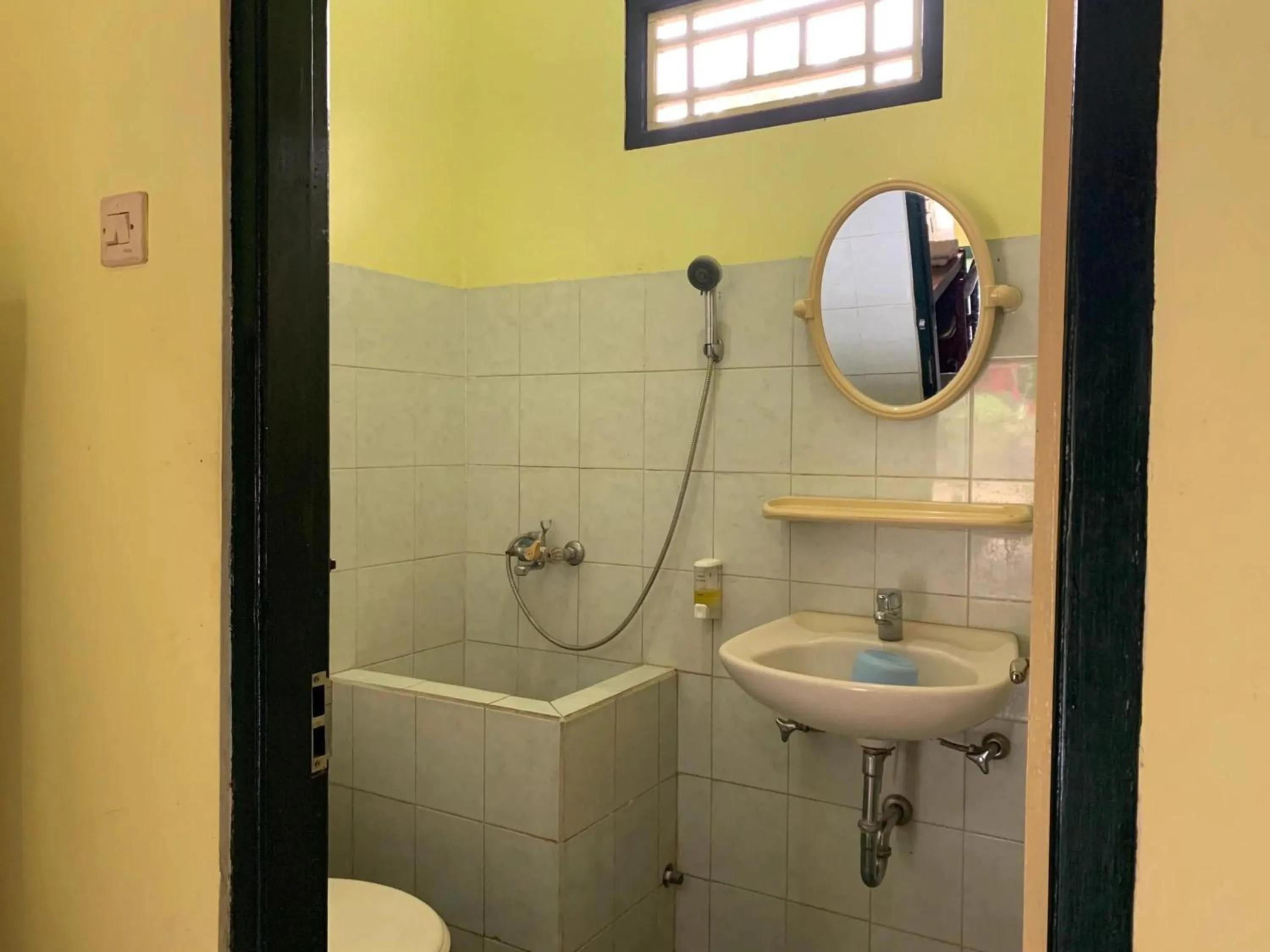 Bathroom in Lembah Rinjani Villa & Resto Syariah by ecommerceloka