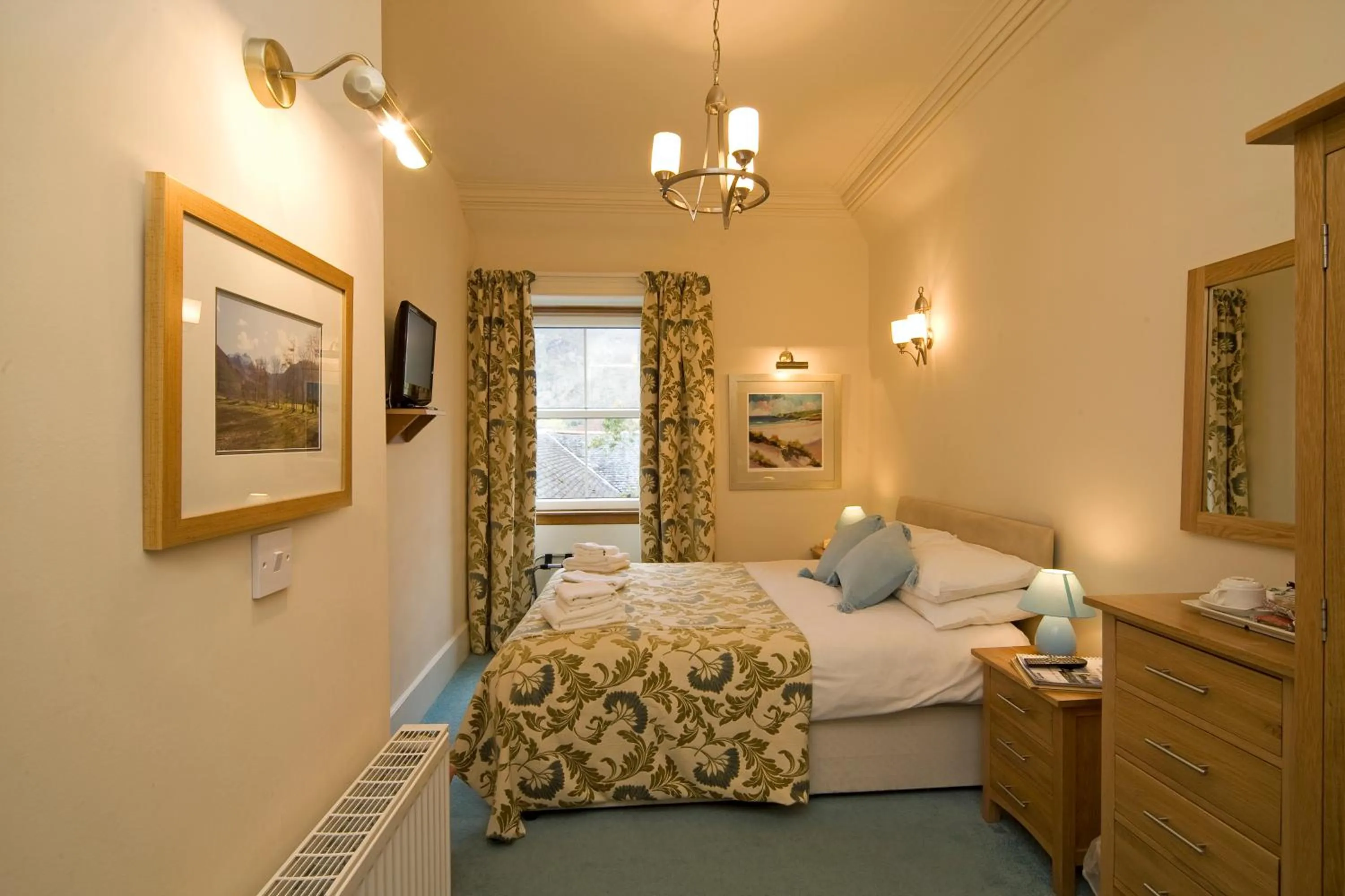 Bed in Loch Leven Hotel & Distillery