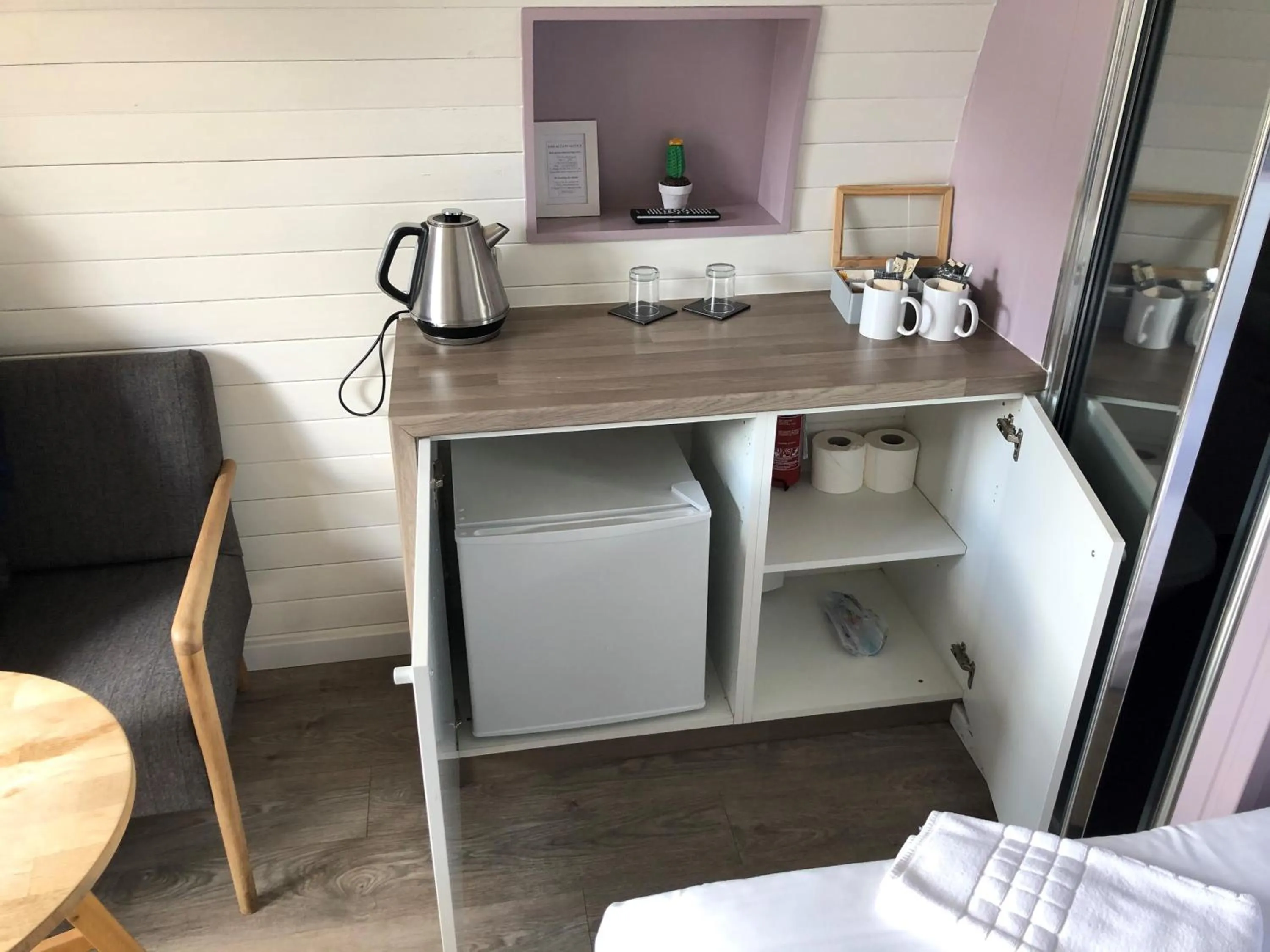 Coffee/tea facilities in Loch Leven Hotel & Distillery