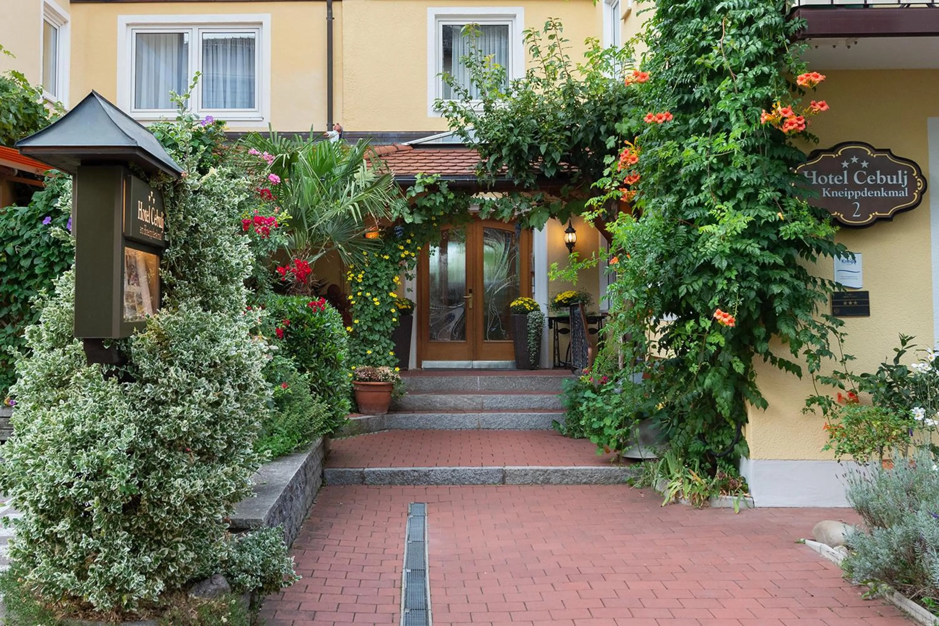 Property building in Hotel Cebulj