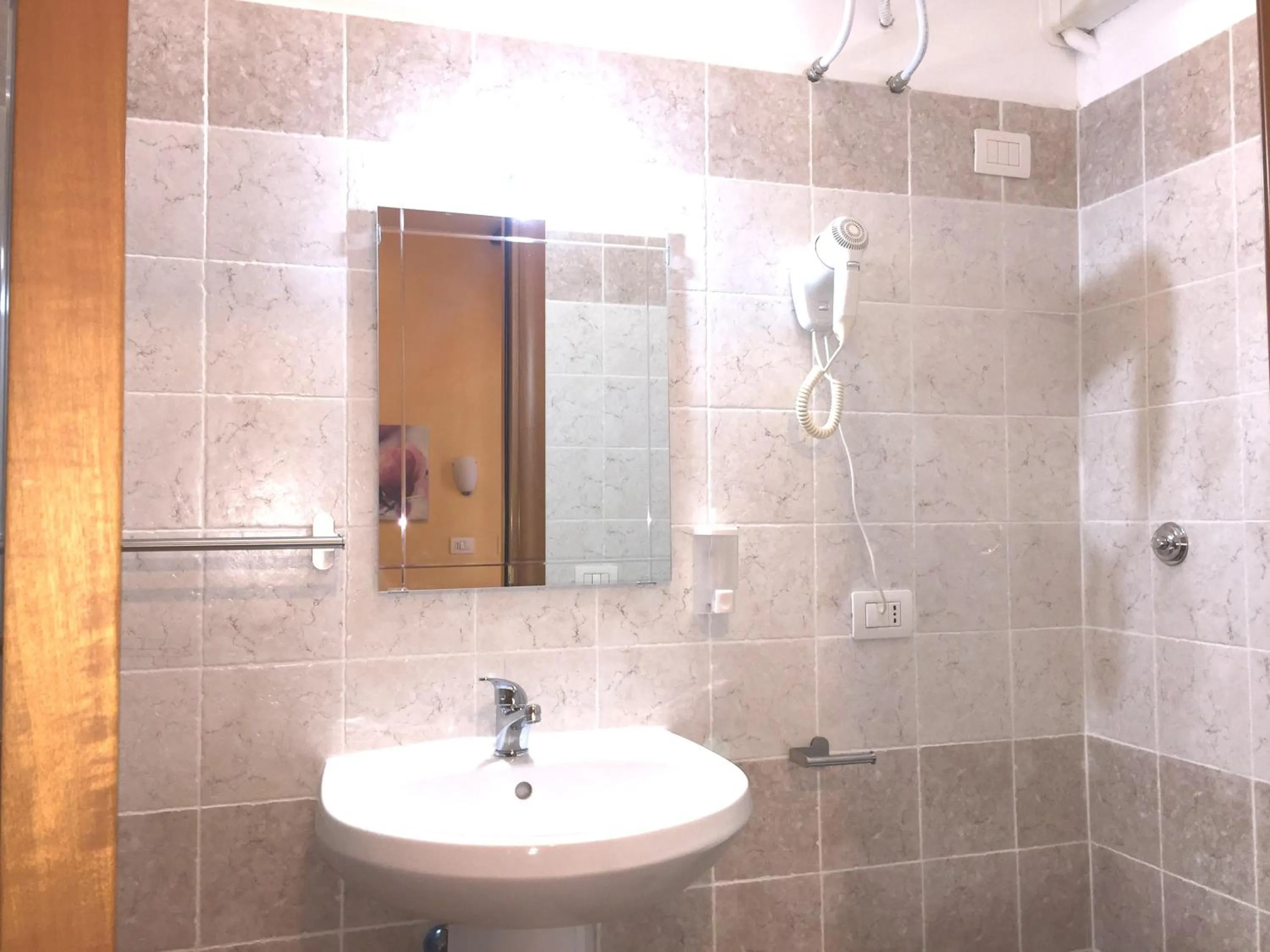 Bathroom in San Daniele Bundi House