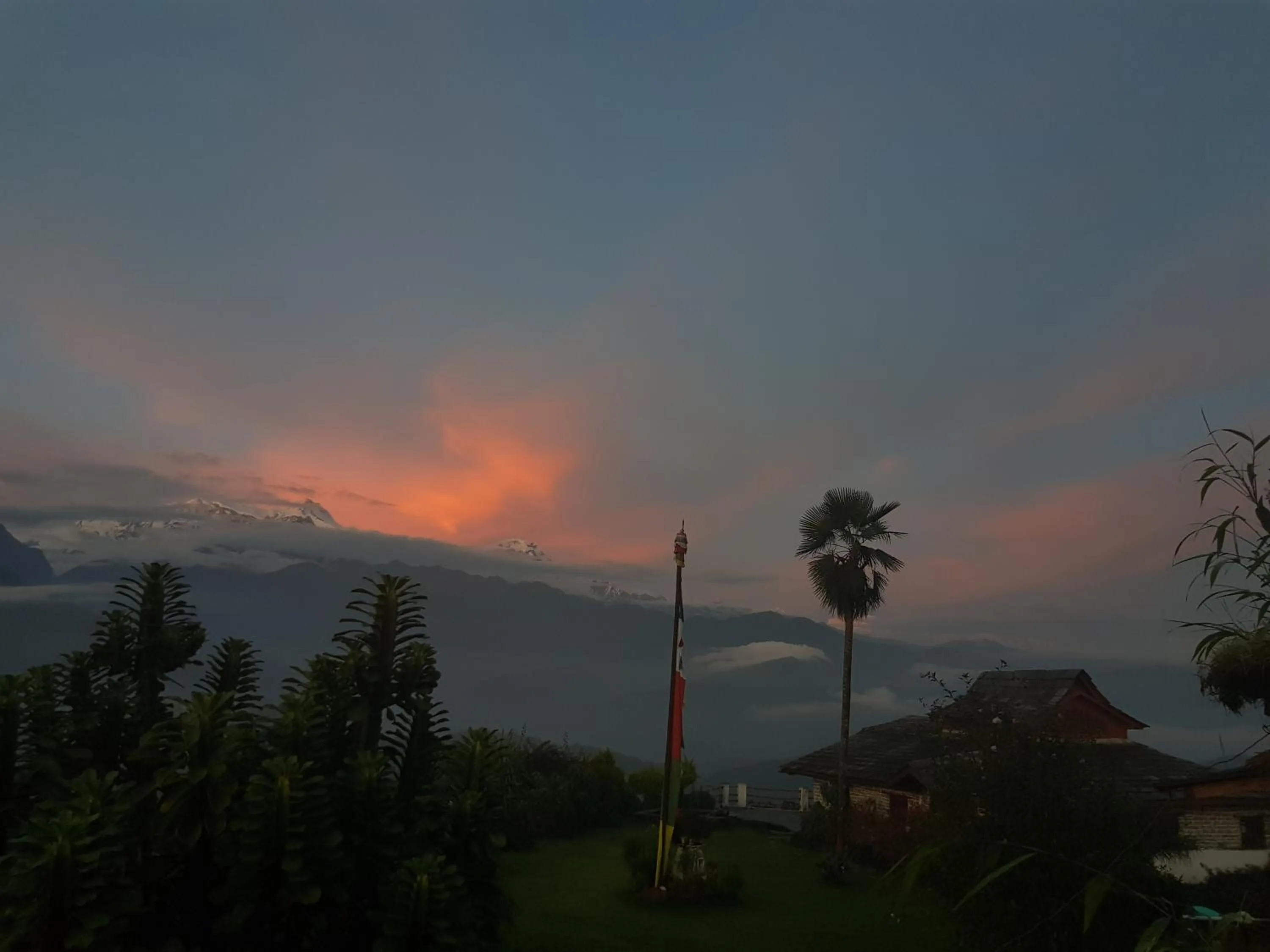 Sunset in ES Deurali Resort