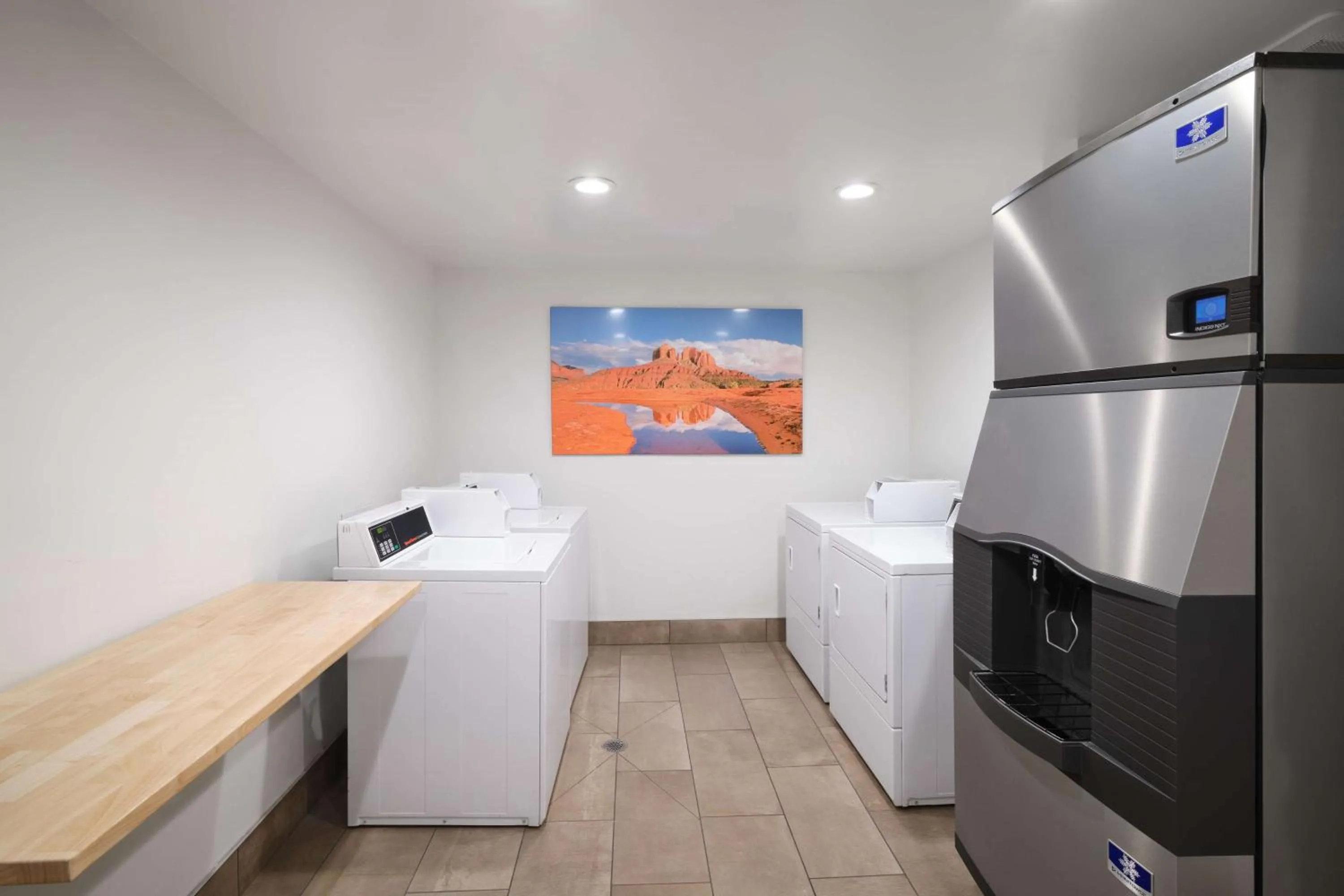 Property building in Aiden by Best Western Sedona