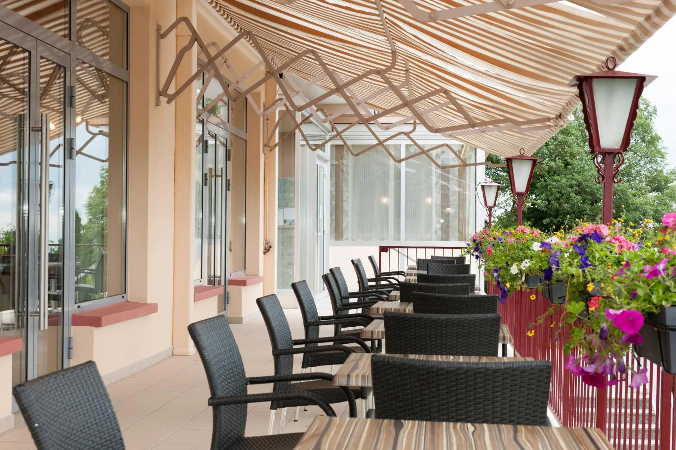 Restaurant/places to eat in Alexain Hotel Restaurant & Wellness - Colmar Ouest