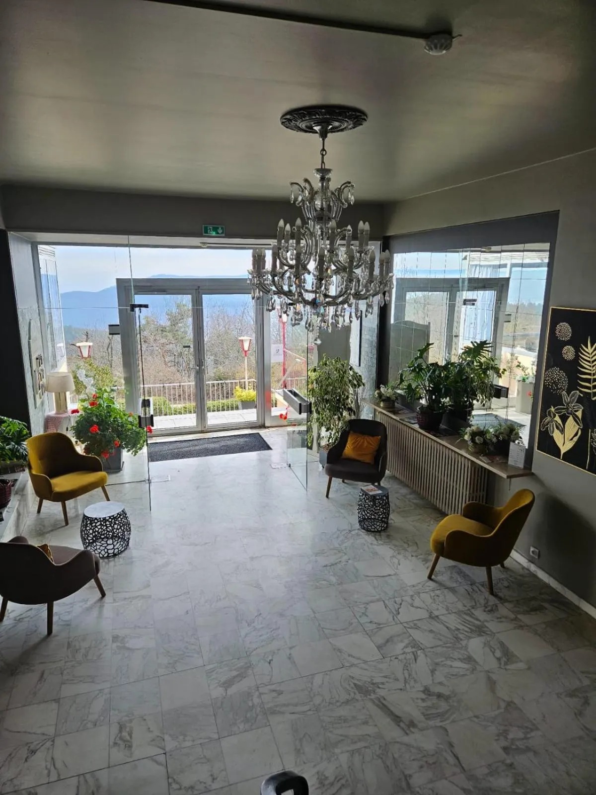 Lobby or reception in Alexain Hotel Restaurant & Wellness - Colmar Ouest