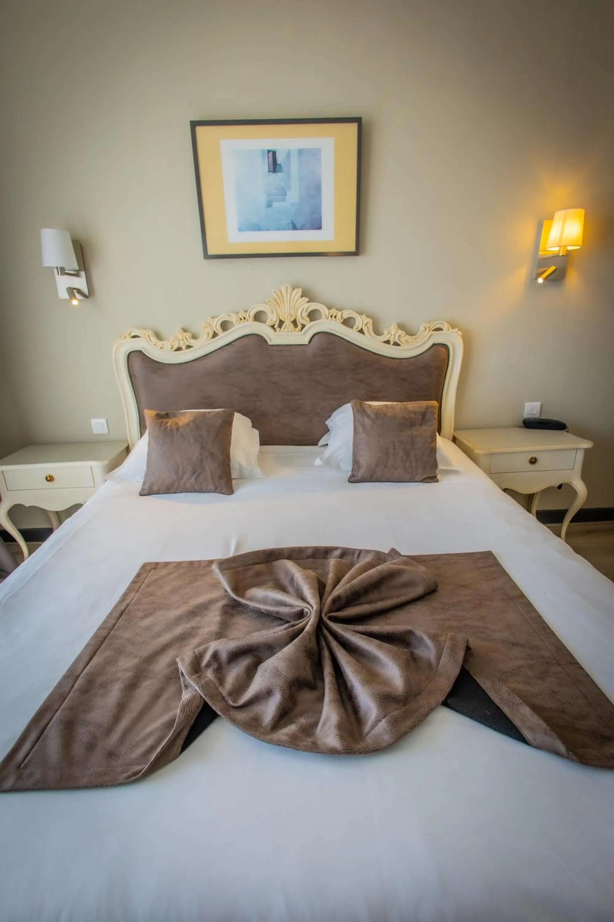 Bed in Alexain Hotel Restaurant & Wellness - Colmar Ouest
