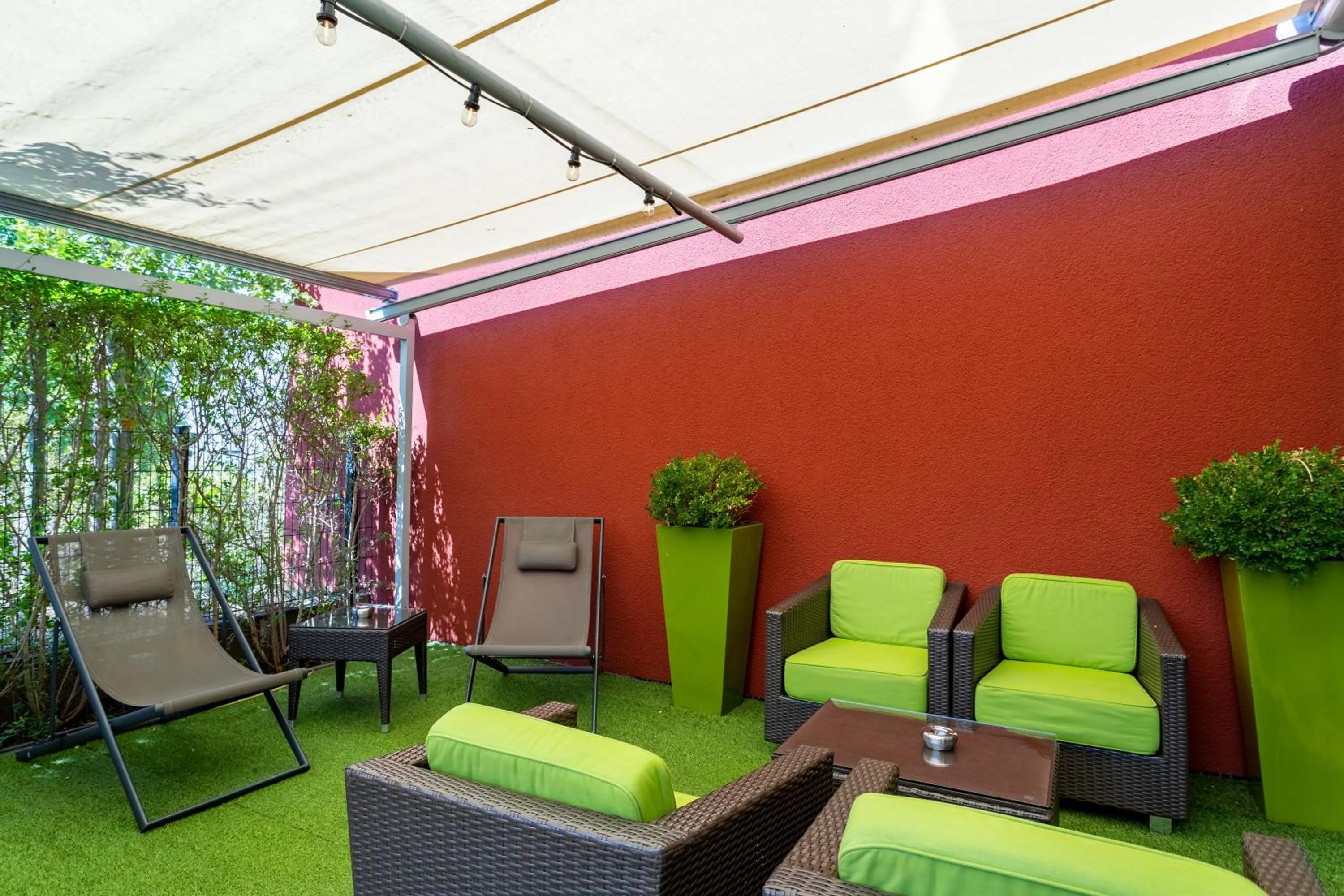 Garden view in ibis Styles Karlsruhe Ettlingen