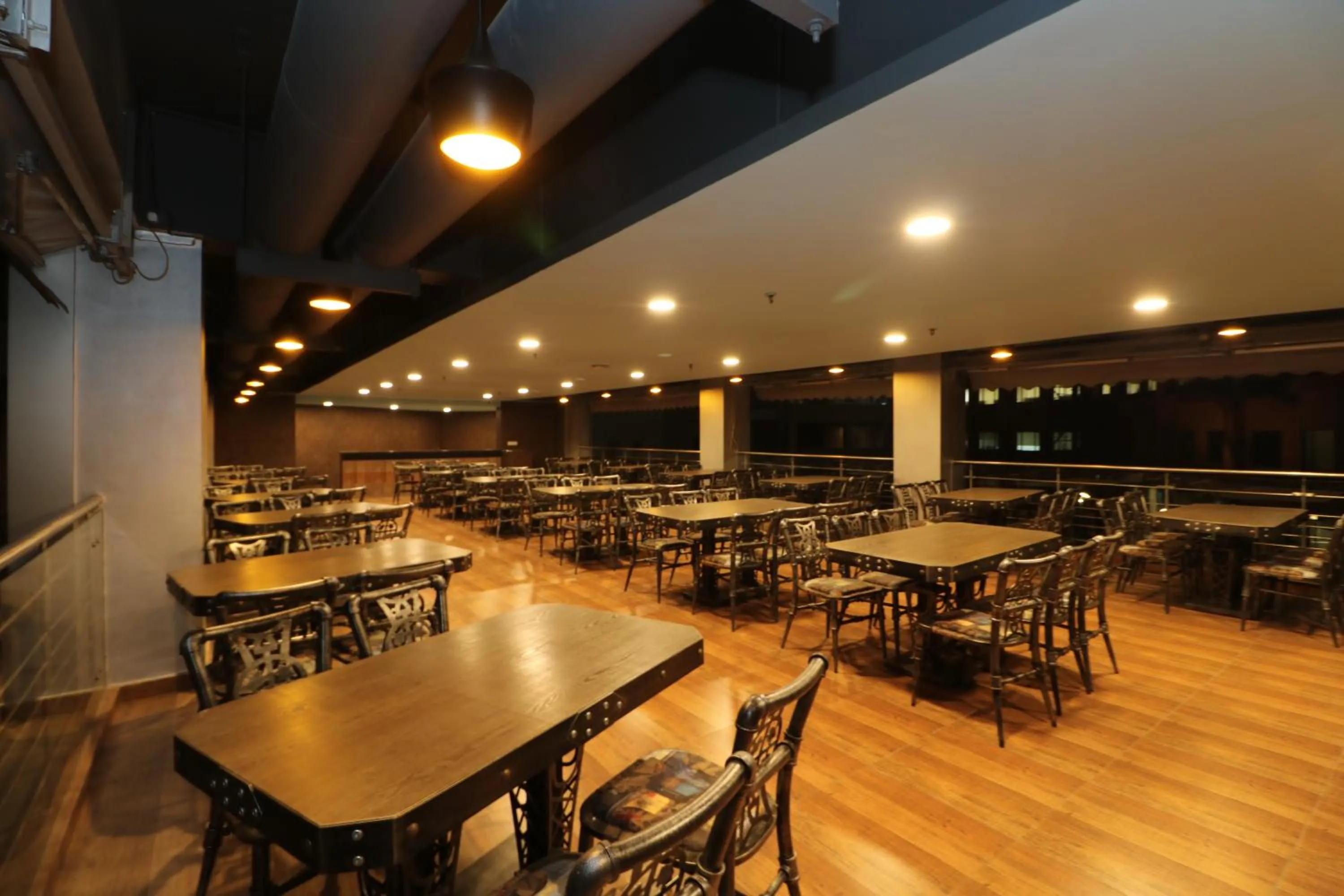 Restaurant/places to eat in Aristocrat Hotel, New Town, Kolkata