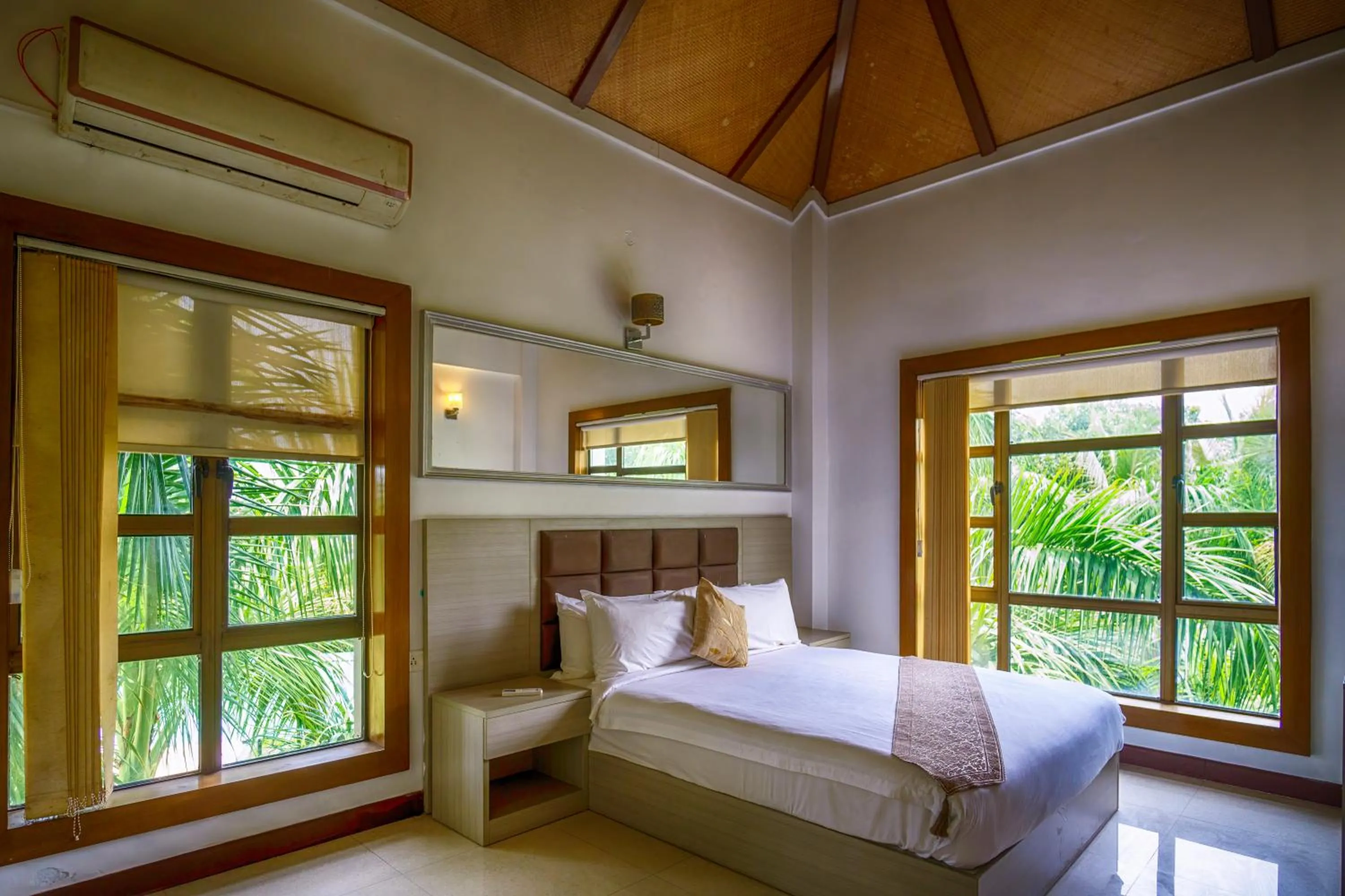 Bed in Aristocrat Hotel, New Town, Kolkata