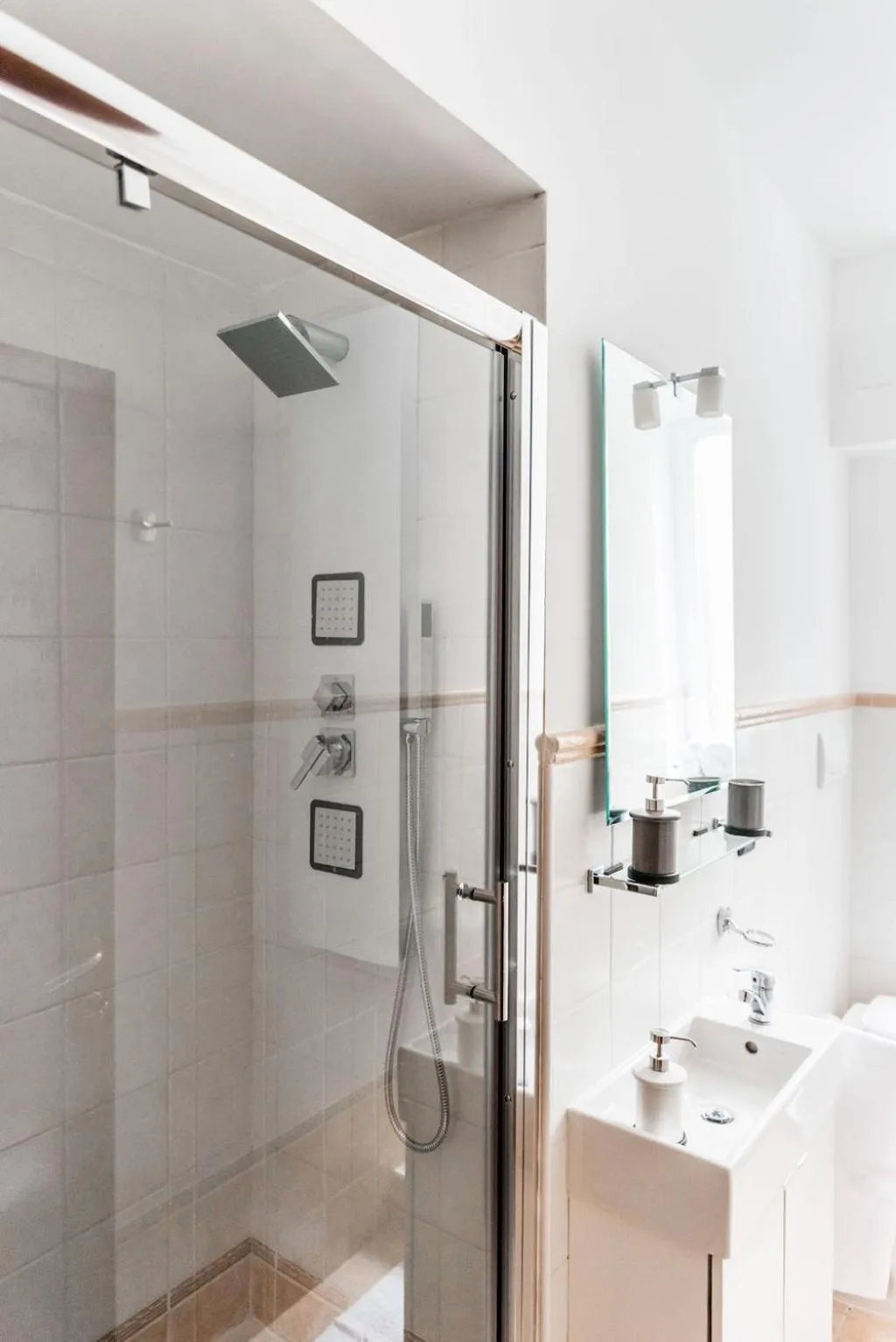 Shower in Alea Home Roma