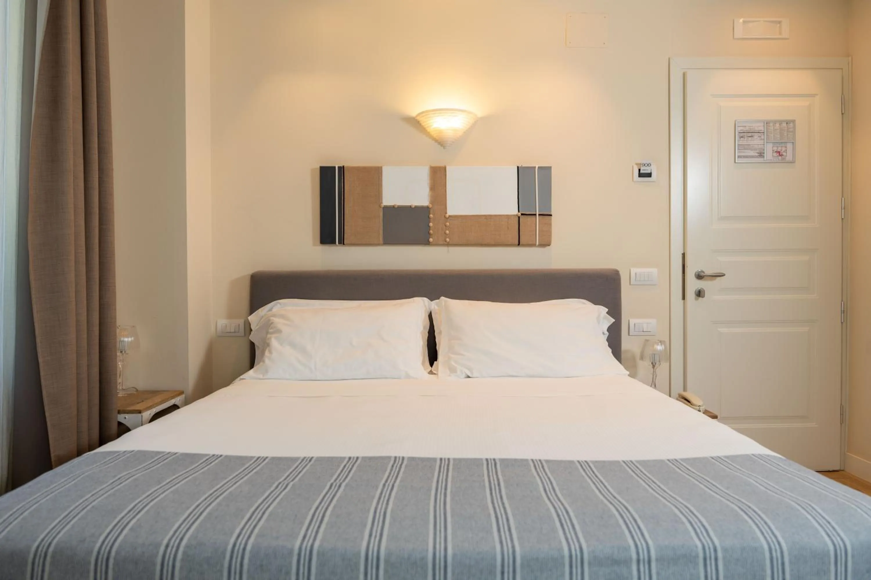 Bedroom, Bed in Hotel 900