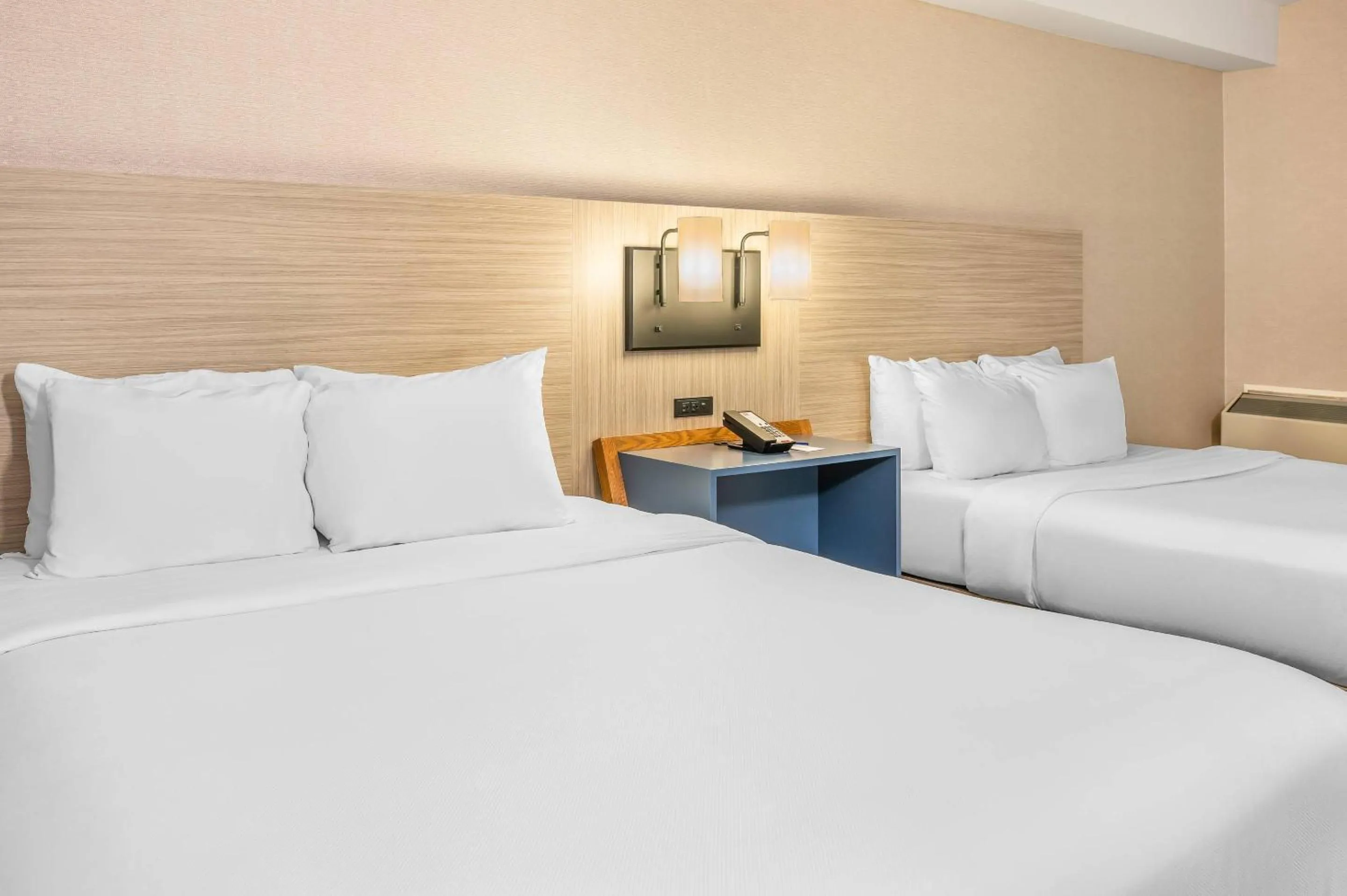 Bedroom, Bed in Comfort Inn