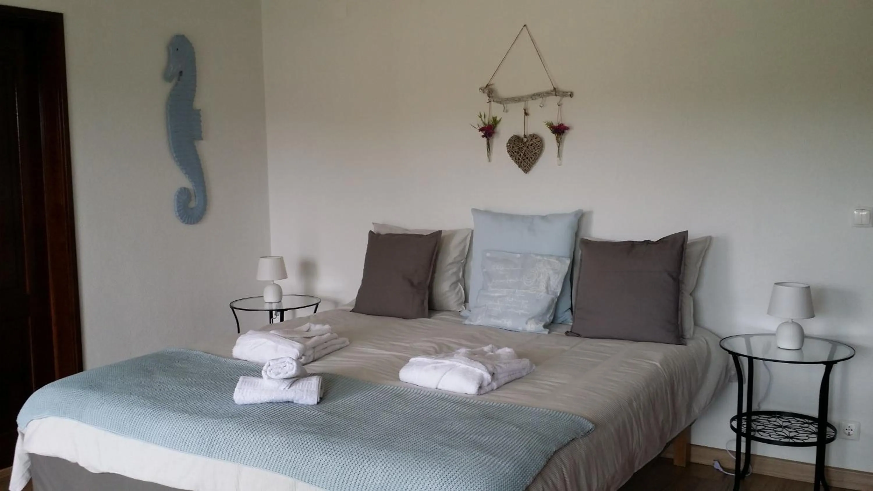 Bed in BB Silvercoast Casa das Flores