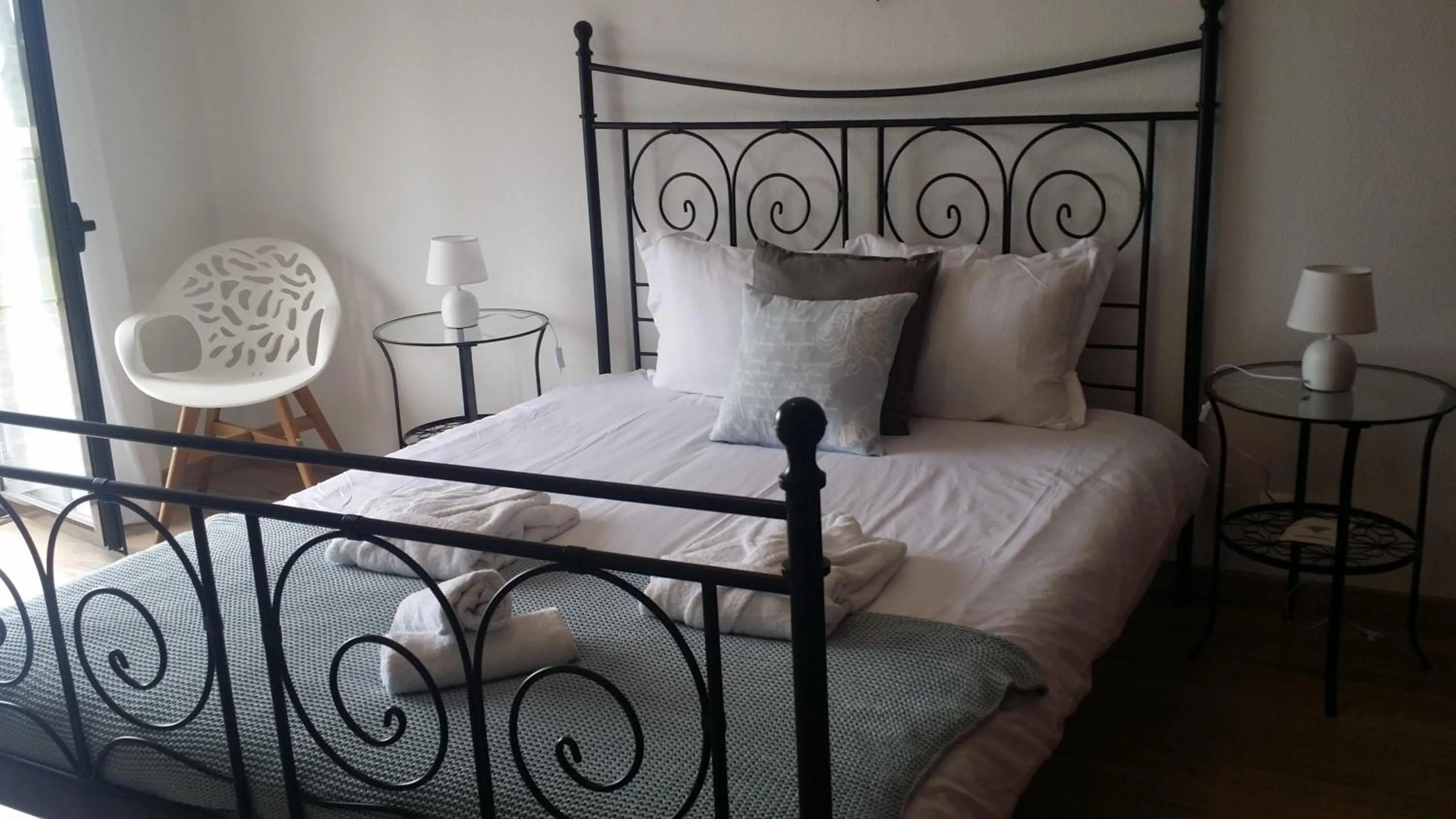 Bed in BB Silvercoast Casa das Flores