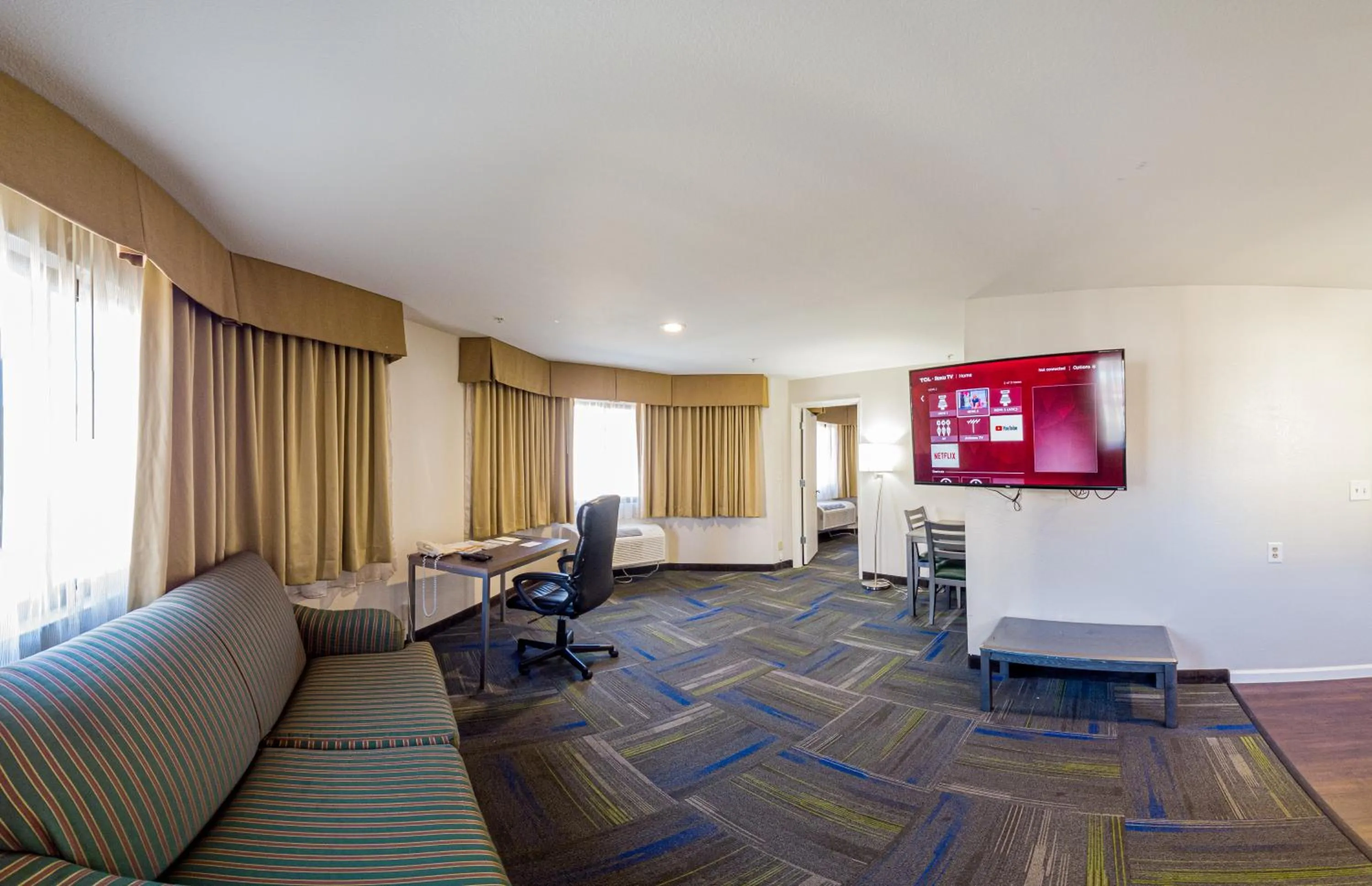 Living room in Buena Vista Motor Inn