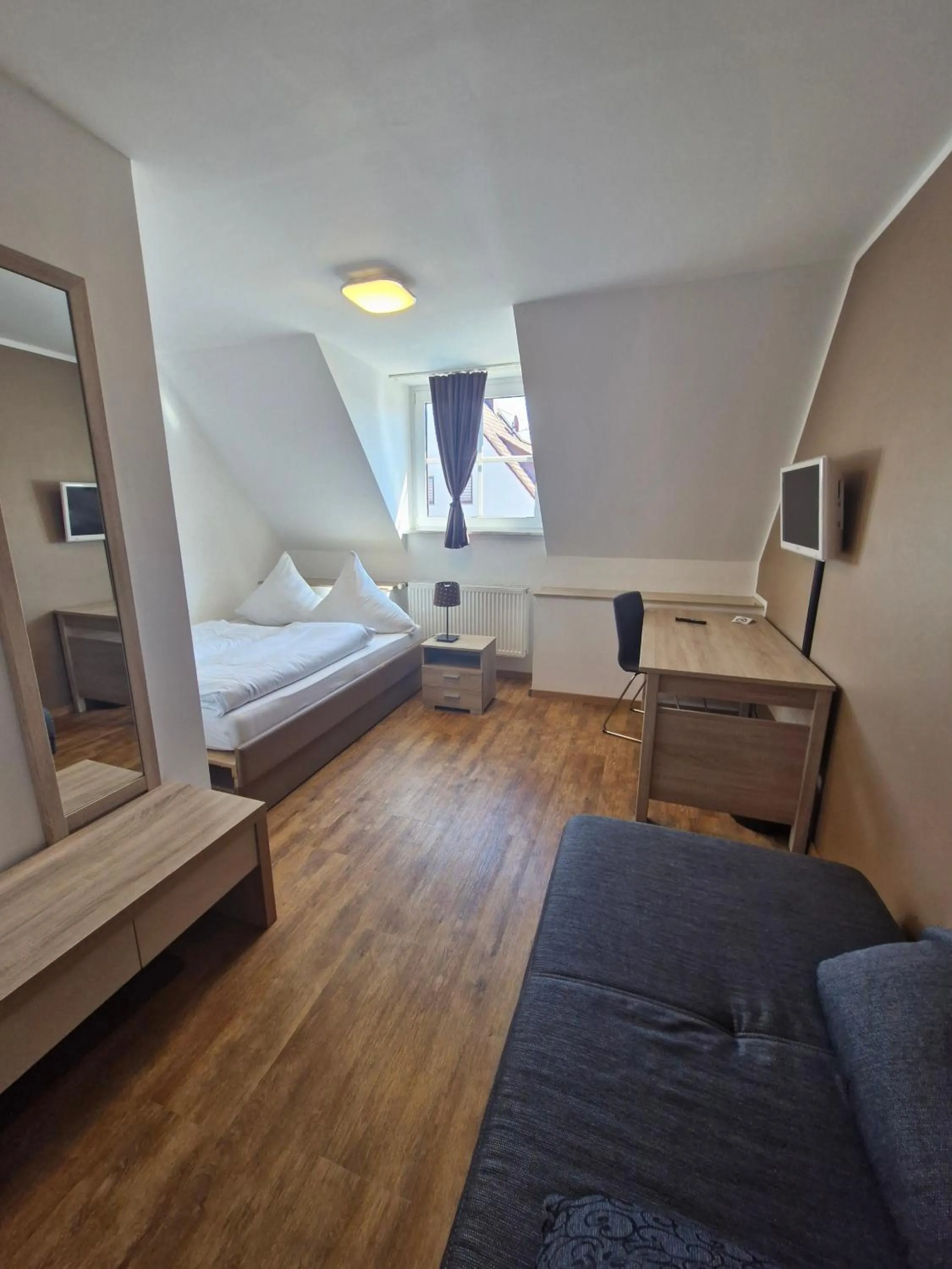 Bed in Landgasthof Mörsbergei