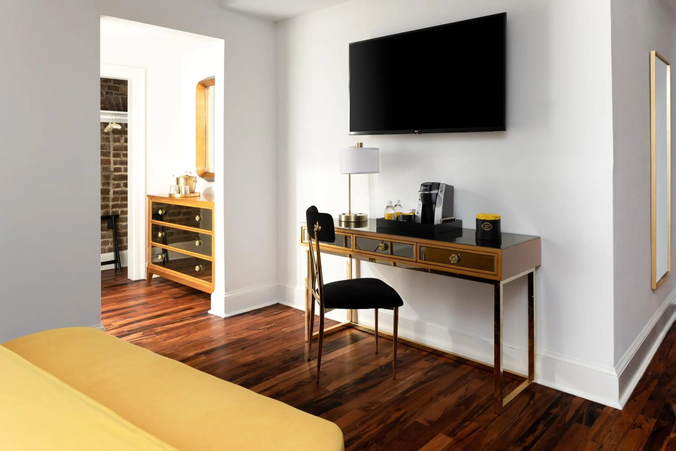 Bedroom, Bed in The Vendue, Downtown Art Hotel