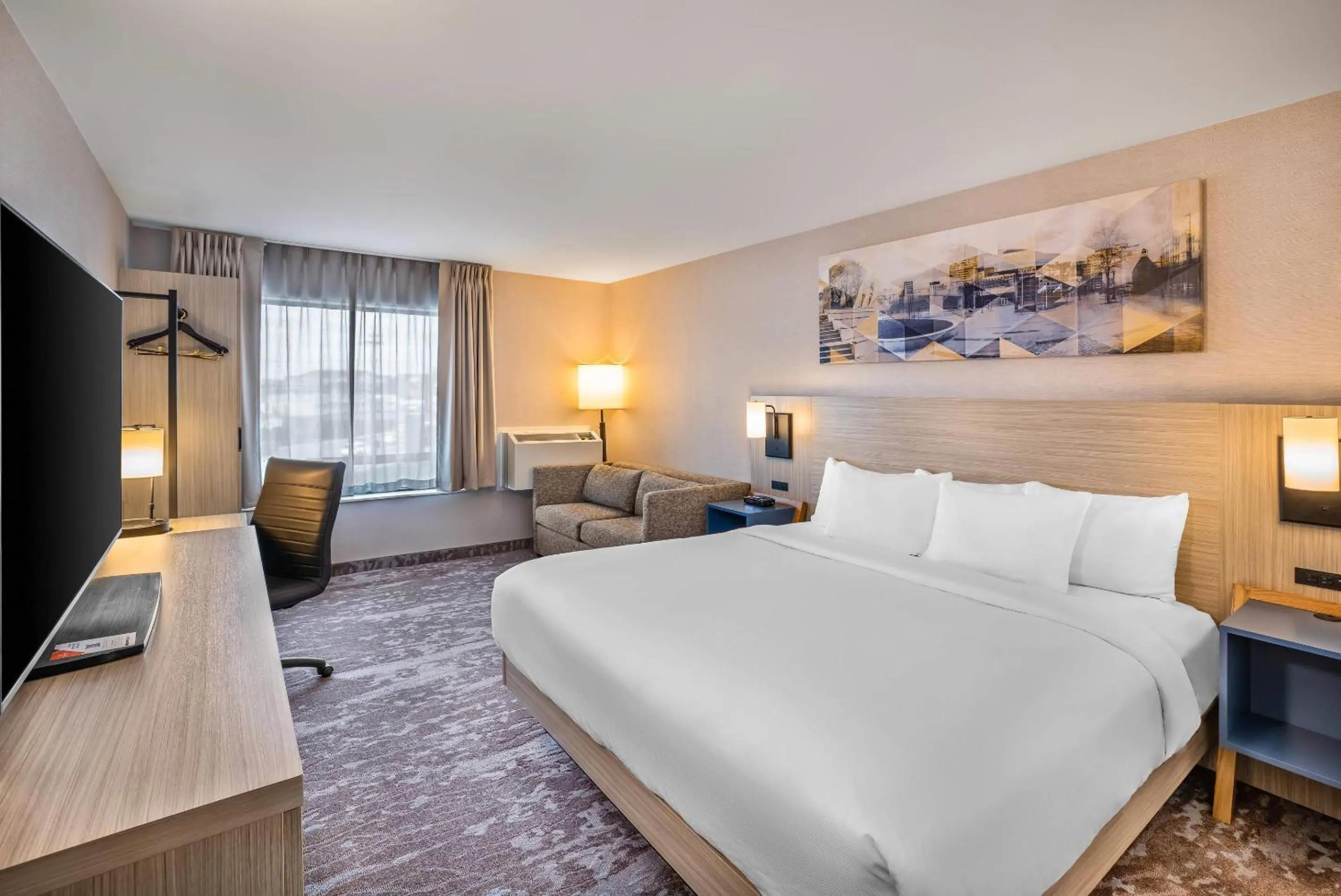 Bedroom, Bed in Comfort Inn East