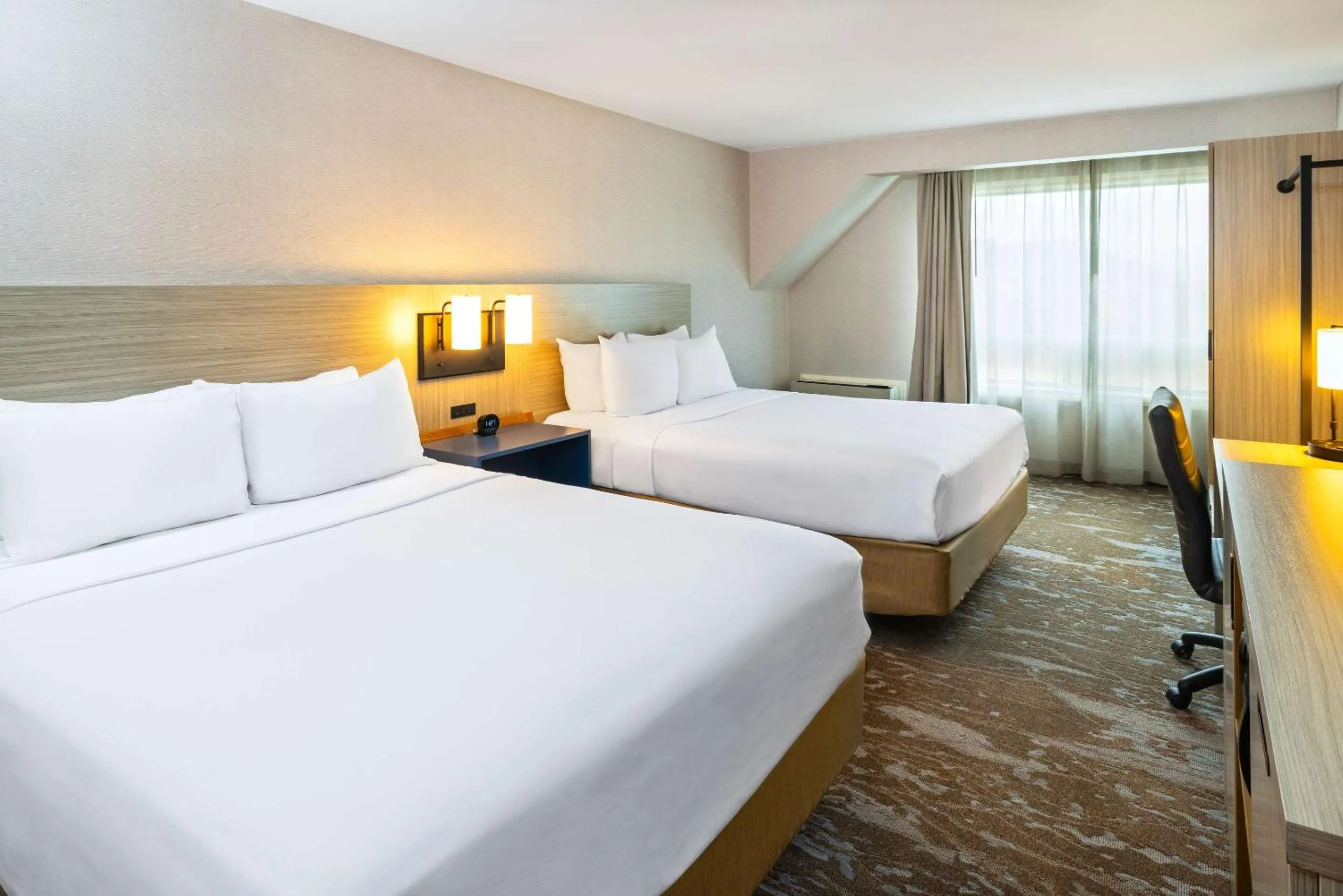 Bedroom, Bed in Comfort Inn East