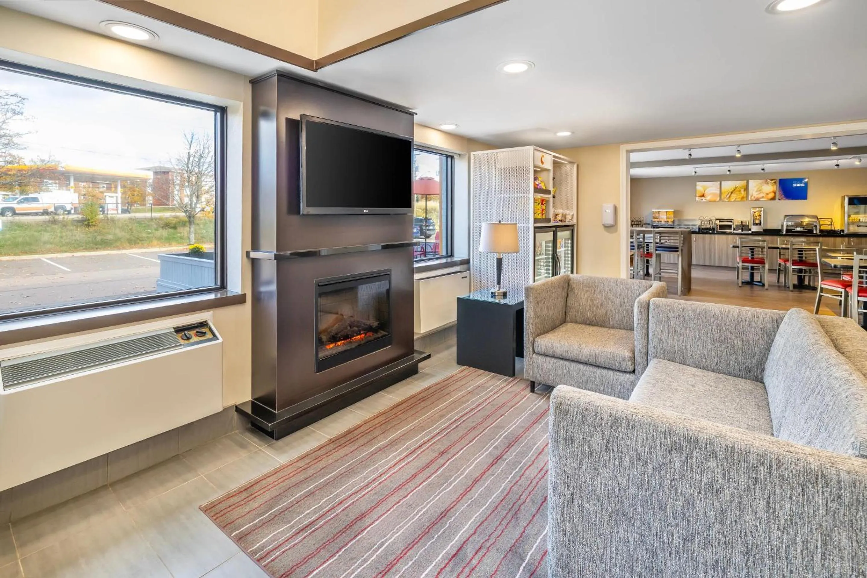 Lobby or reception in Comfort Inn East