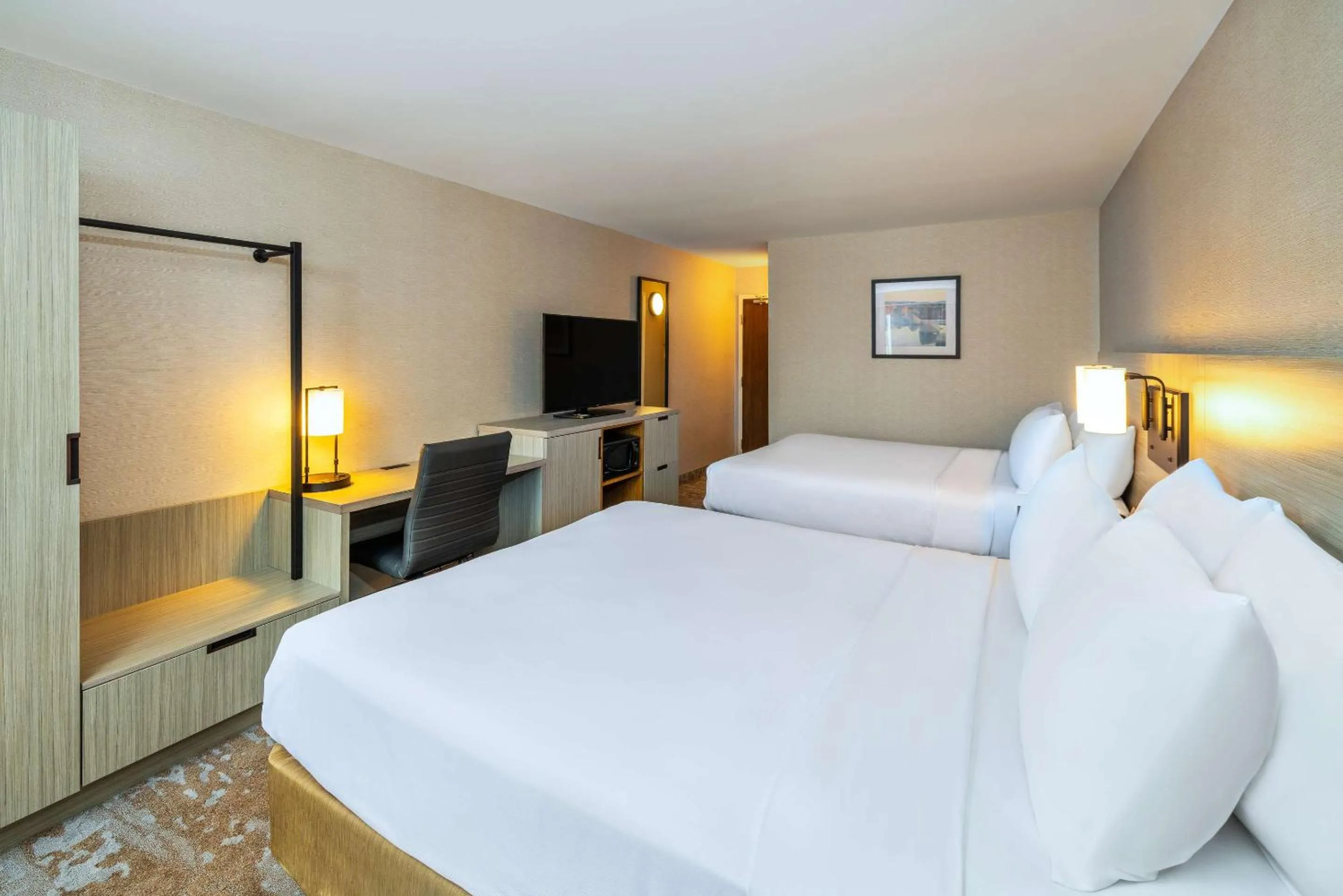 Bedroom, Bed in Comfort Inn East