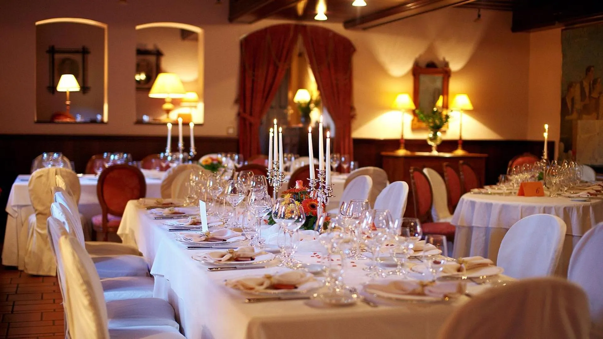 Restaurant/places to eat in Kendov Dvorec