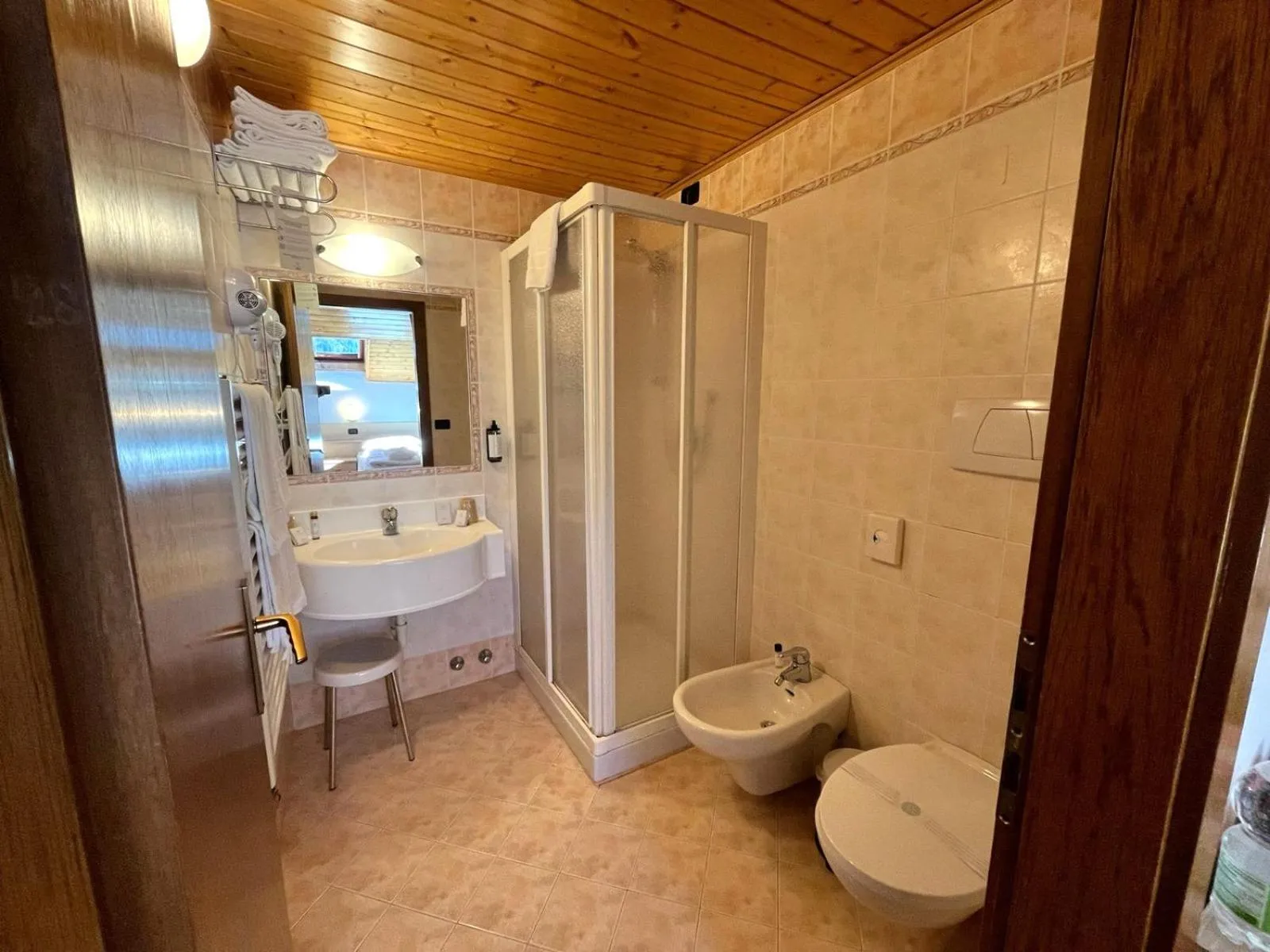 Shower in Phi Hotel Bellamonte