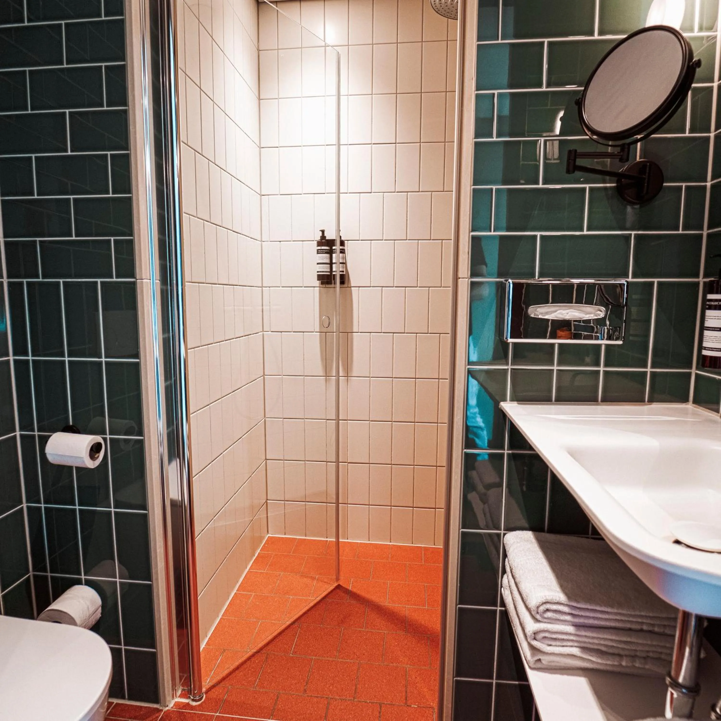 Toilet in Olympic Hotel