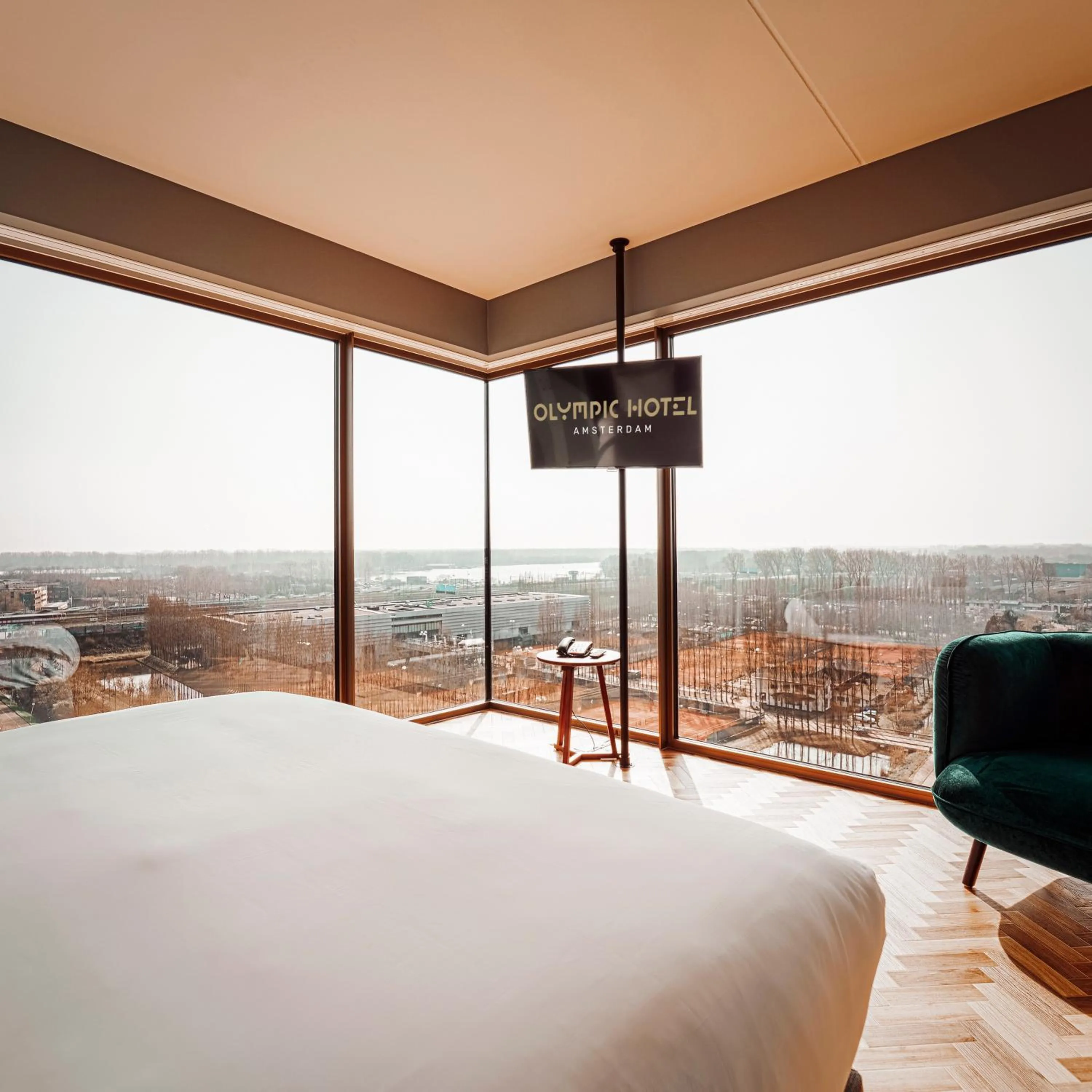 View (from property/room), Bed in Olympic Hotel