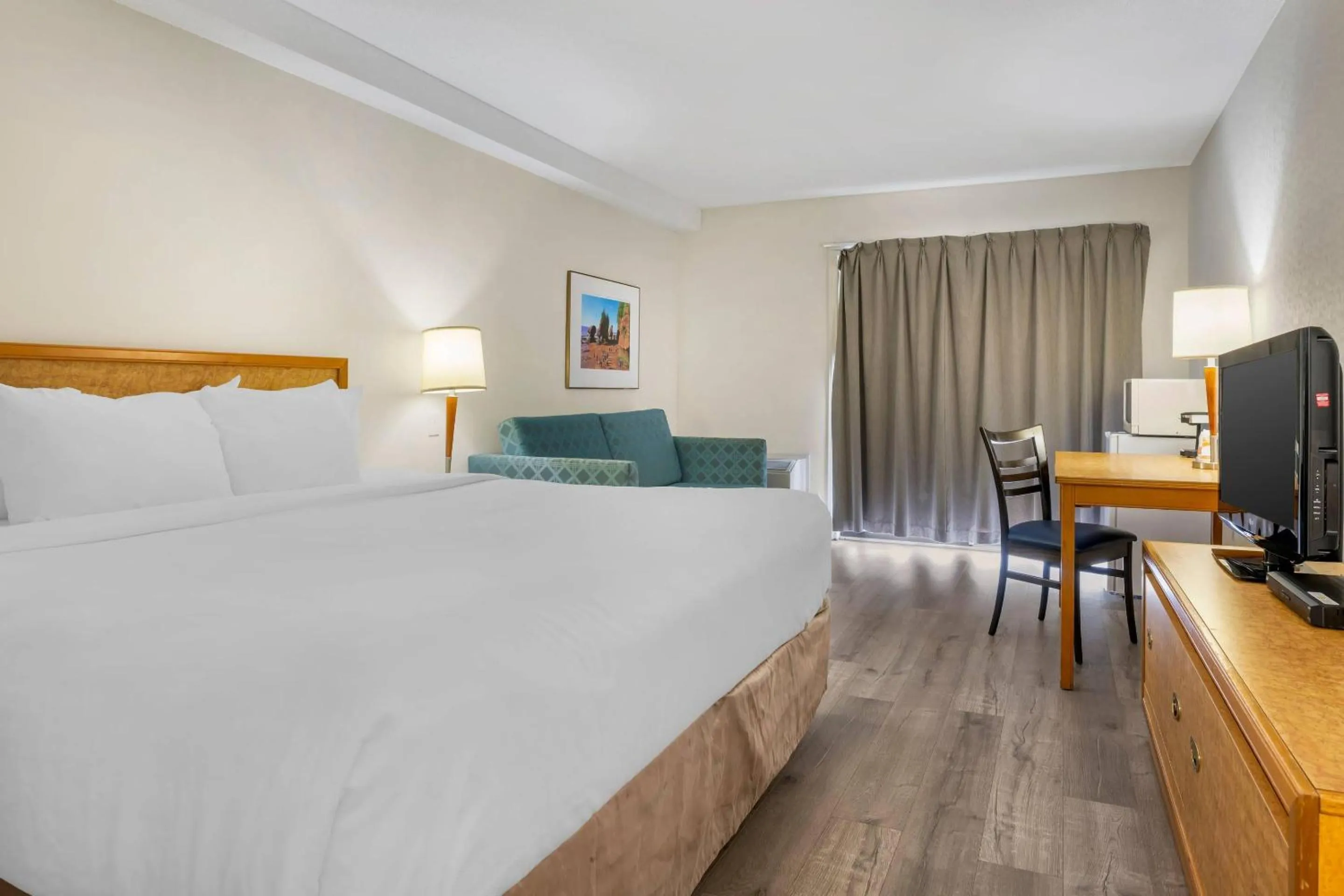 Bedroom, Bed in Rodeway Inn