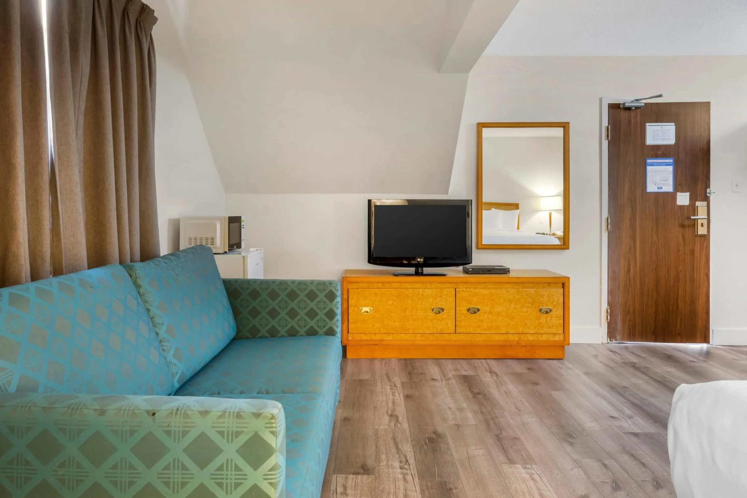 Bedroom in Rodeway Inn