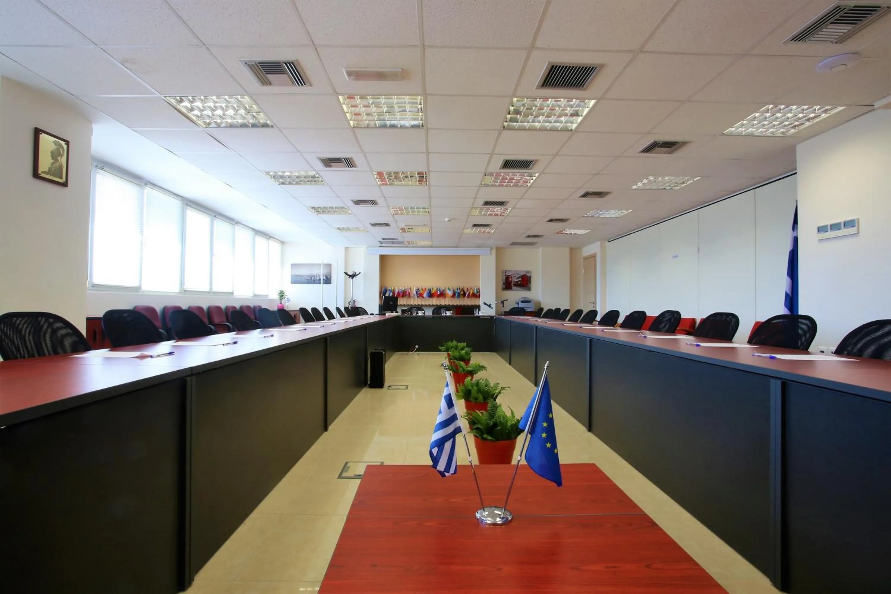 Meeting/conference room in GK Airport Suites - Free Shuttle by GK Properties