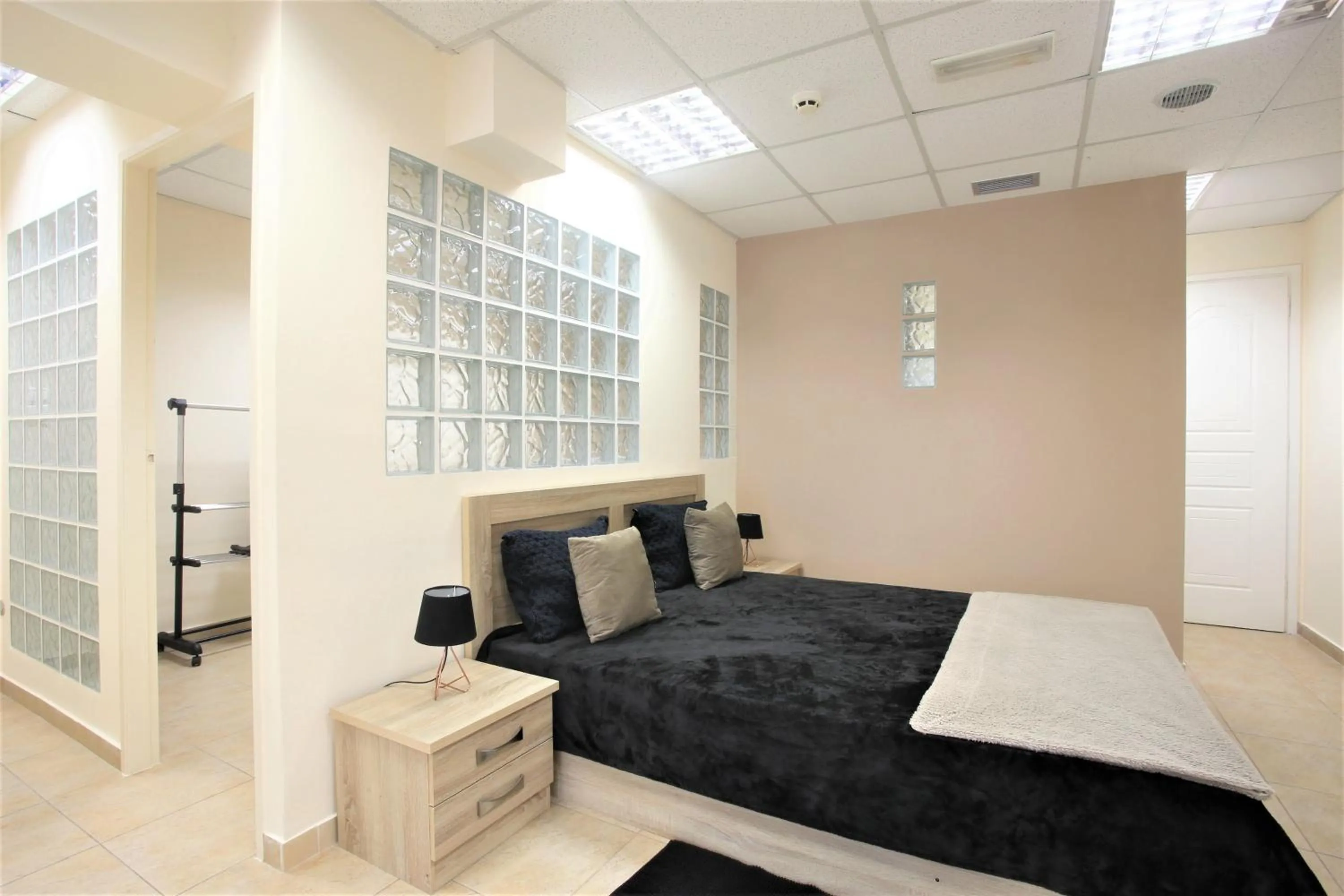 Other, Bed in GK Airport Suites - Free Shuttle by GK Properties