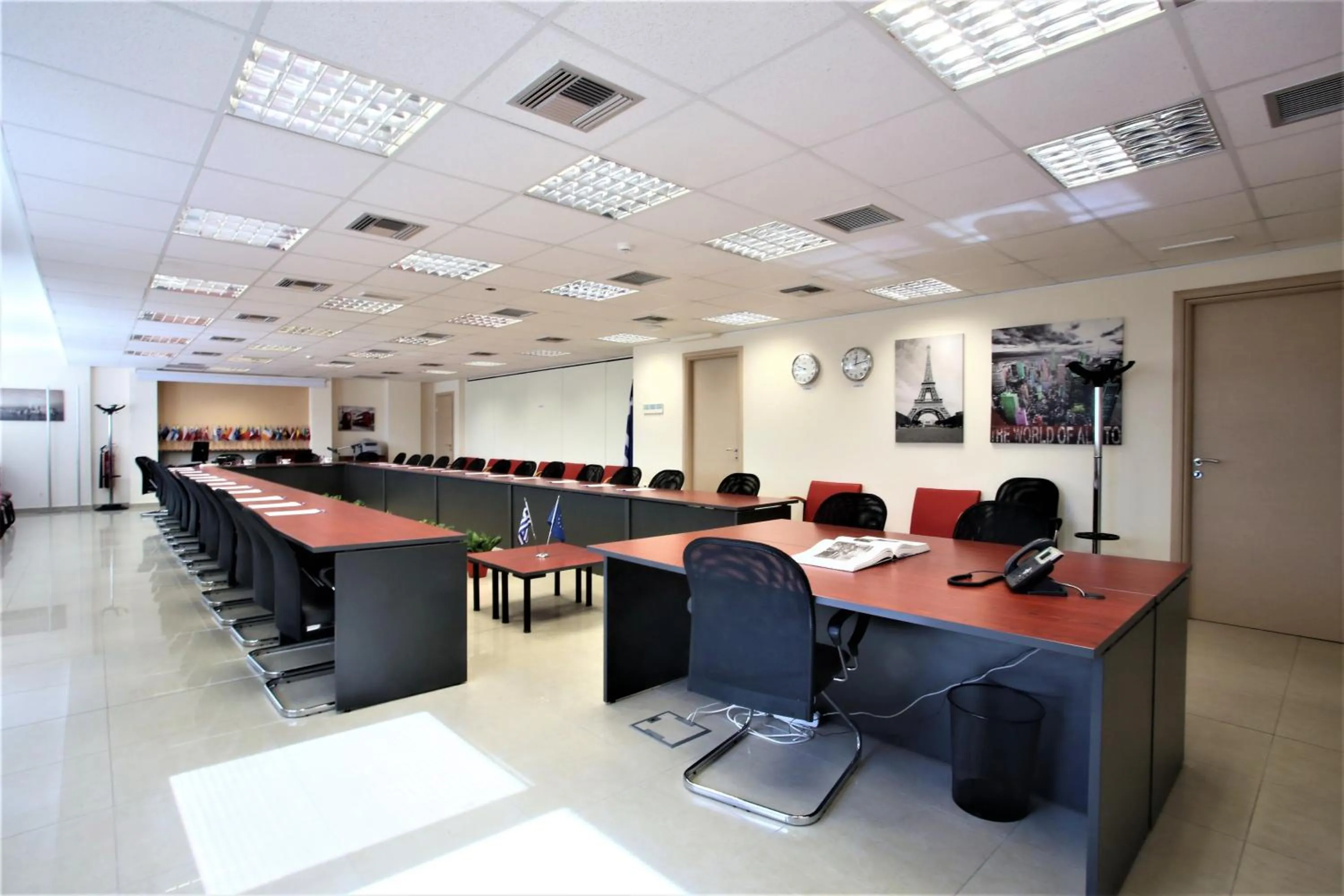 Meeting/conference room in GK Airport Suites - Free Shuttle by GK Properties