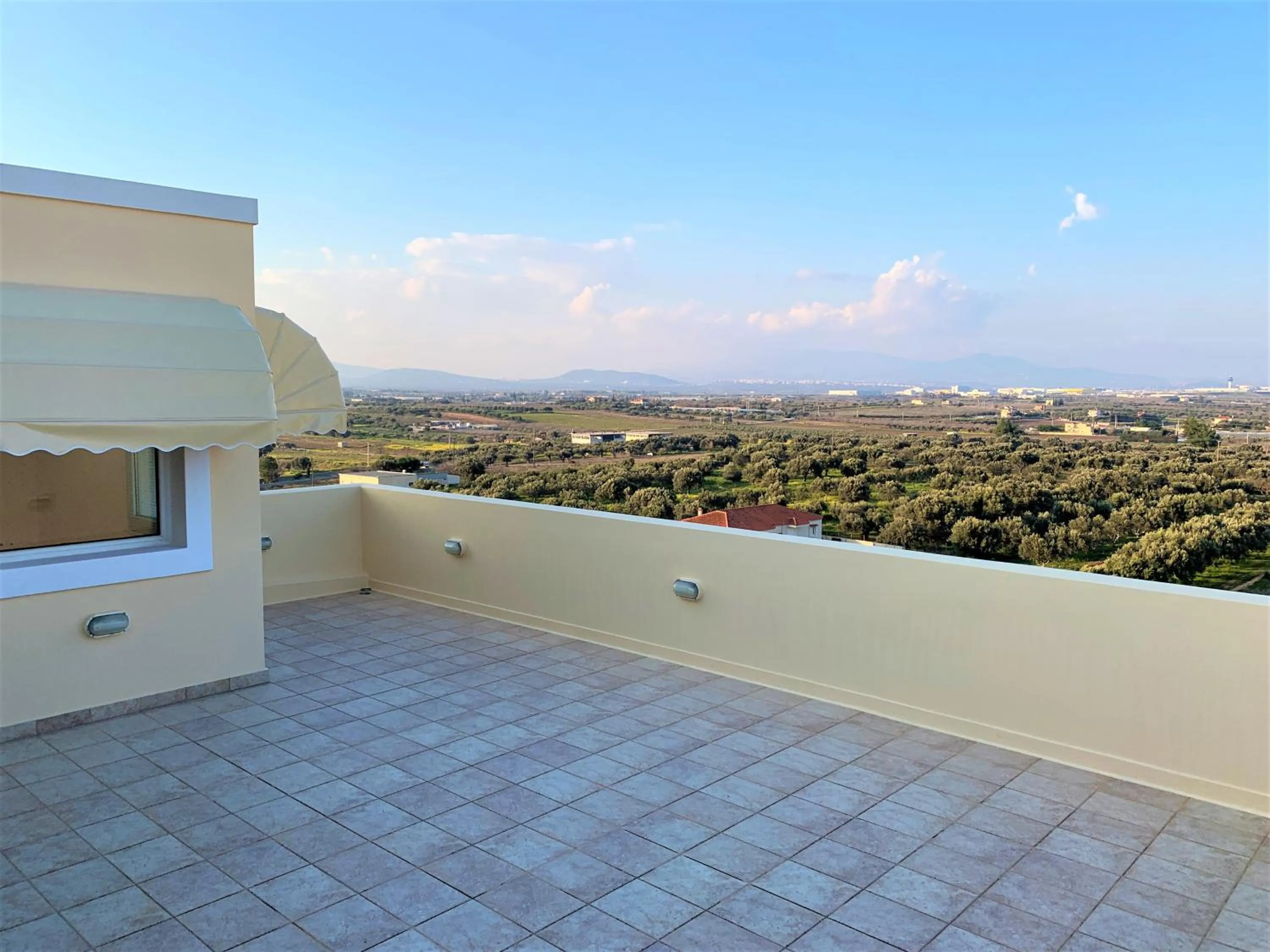 Balcony/Terrace in GK Airport Suites - Free Shuttle by GK Properties