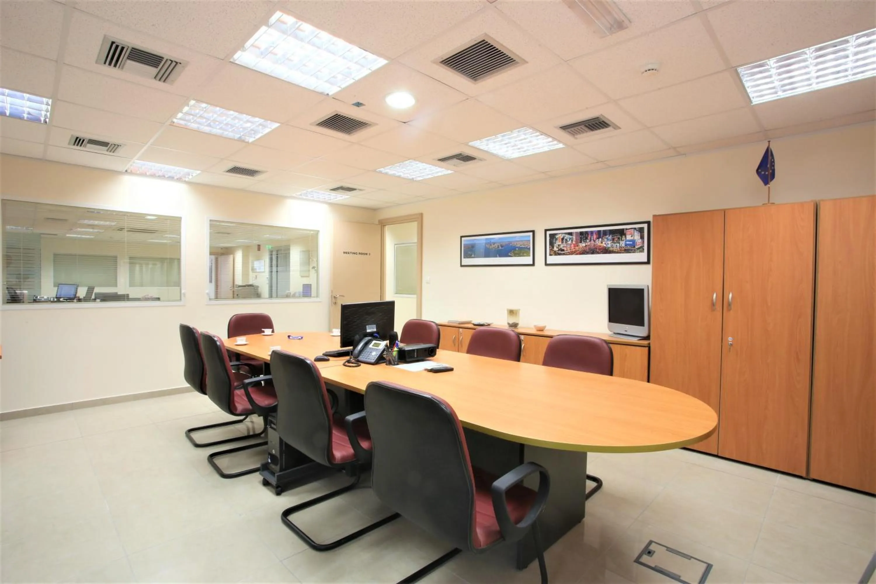 Meeting/conference room in GK Airport Suites - Free Shuttle by GK Properties