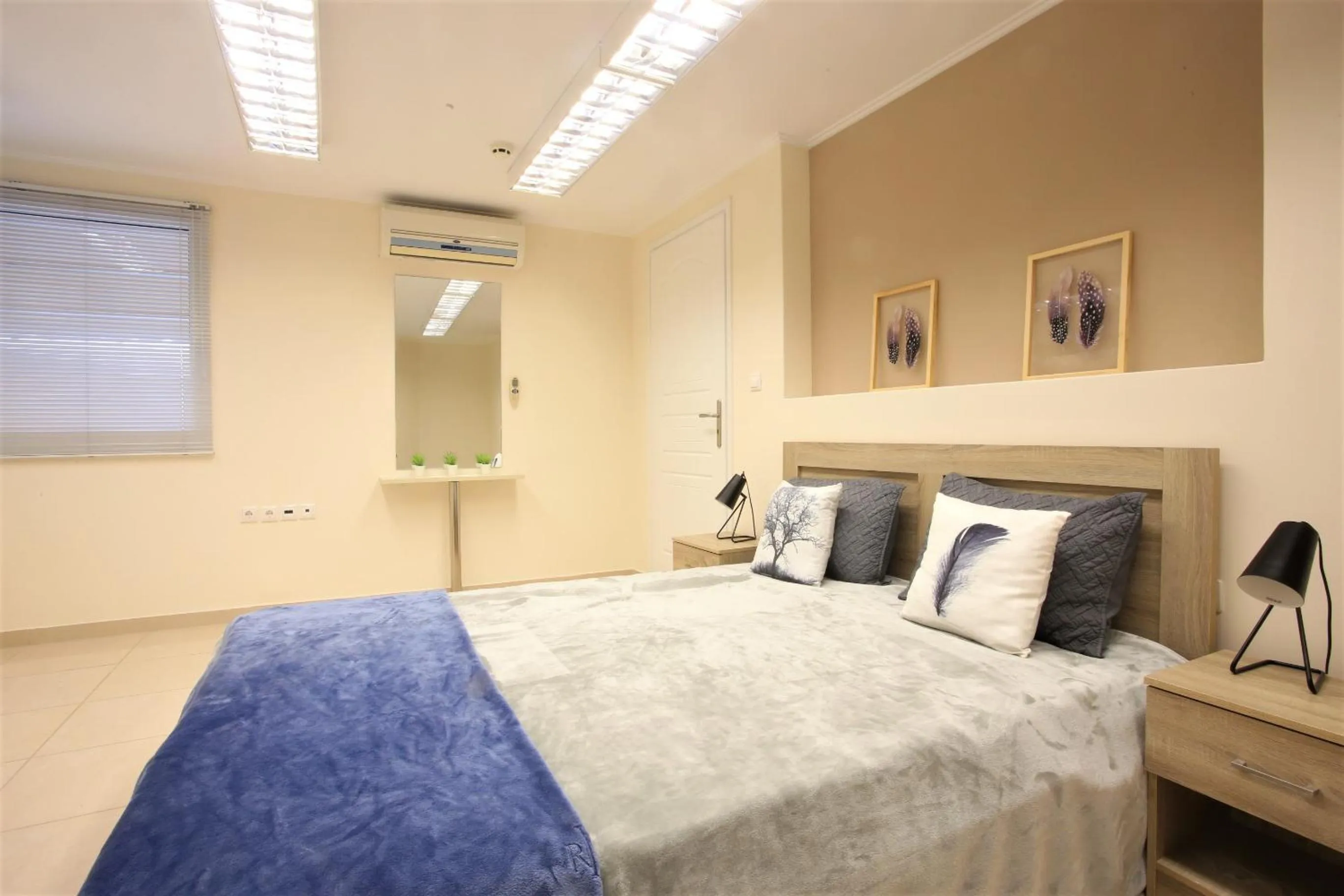 Bedroom, Bed in GK Airport Suites - Free Shuttle by GK Properties