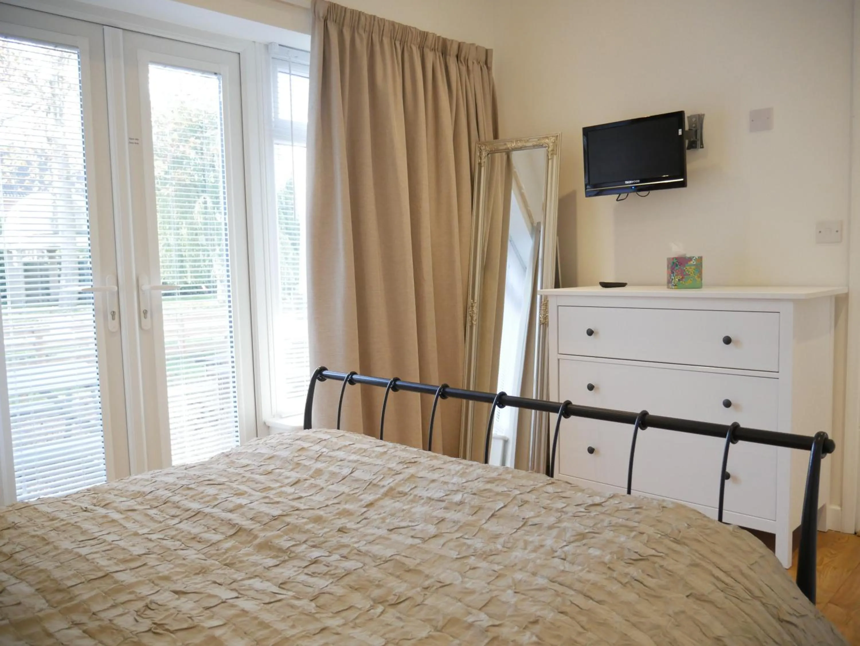 Bedroom, Bed in Glendower Guest Apartments